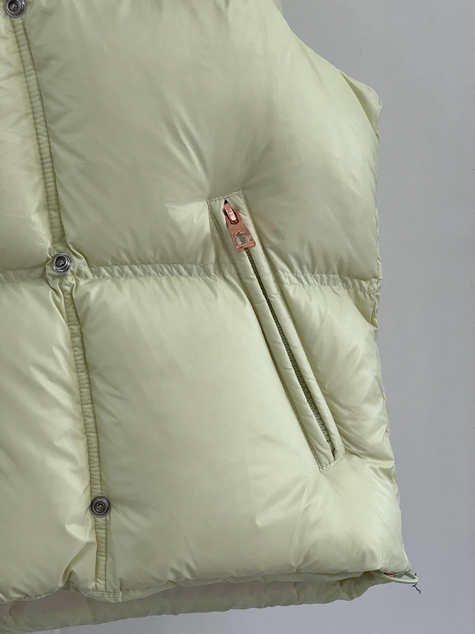 Жилеты Женские Moncler 18416171