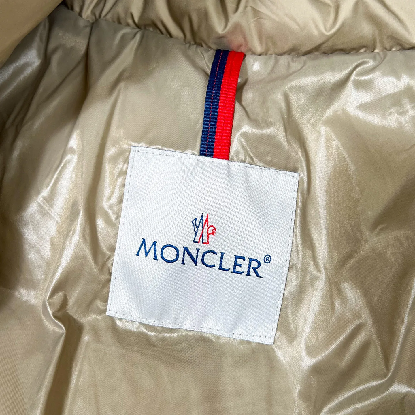 Куртки И Пуховики Женские Moncler 19777219