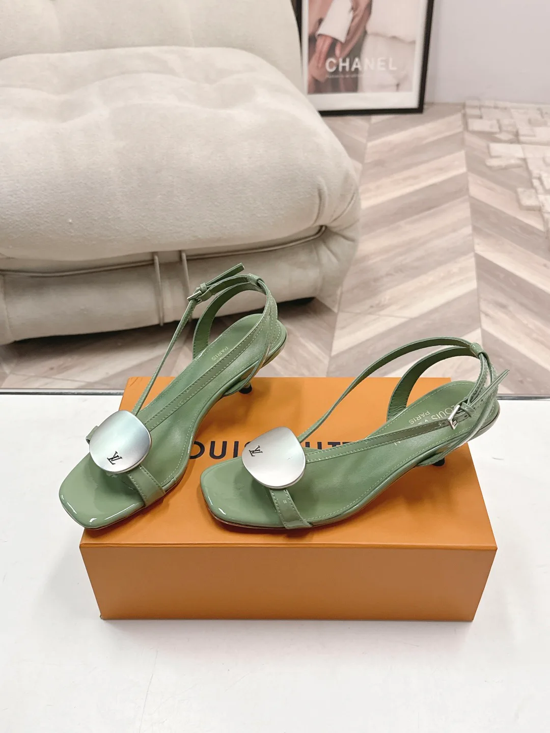 Босоножки Женские Louis Vuitton 17578114