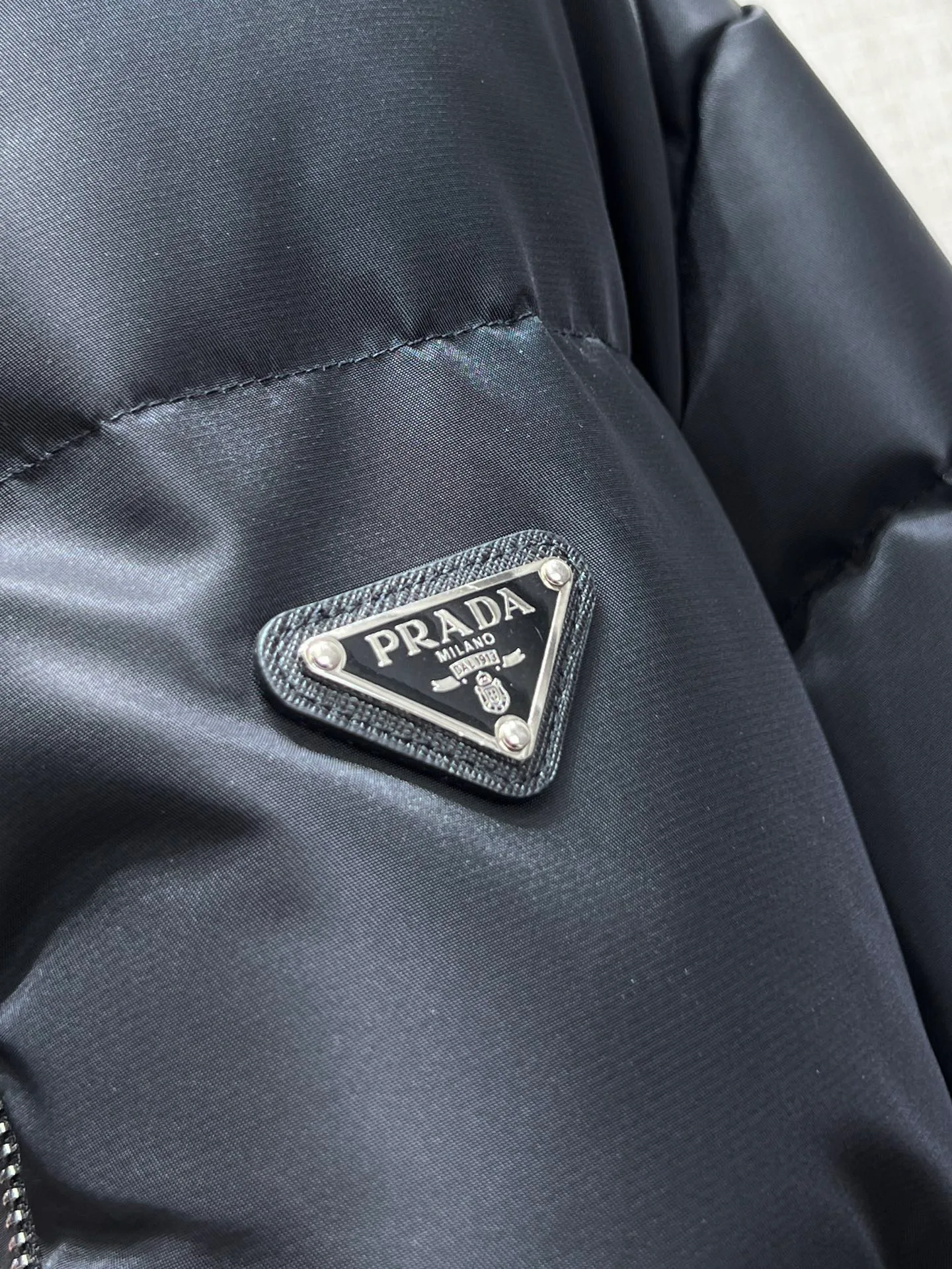 Куртки И Пуховики Женские Prada 18885602