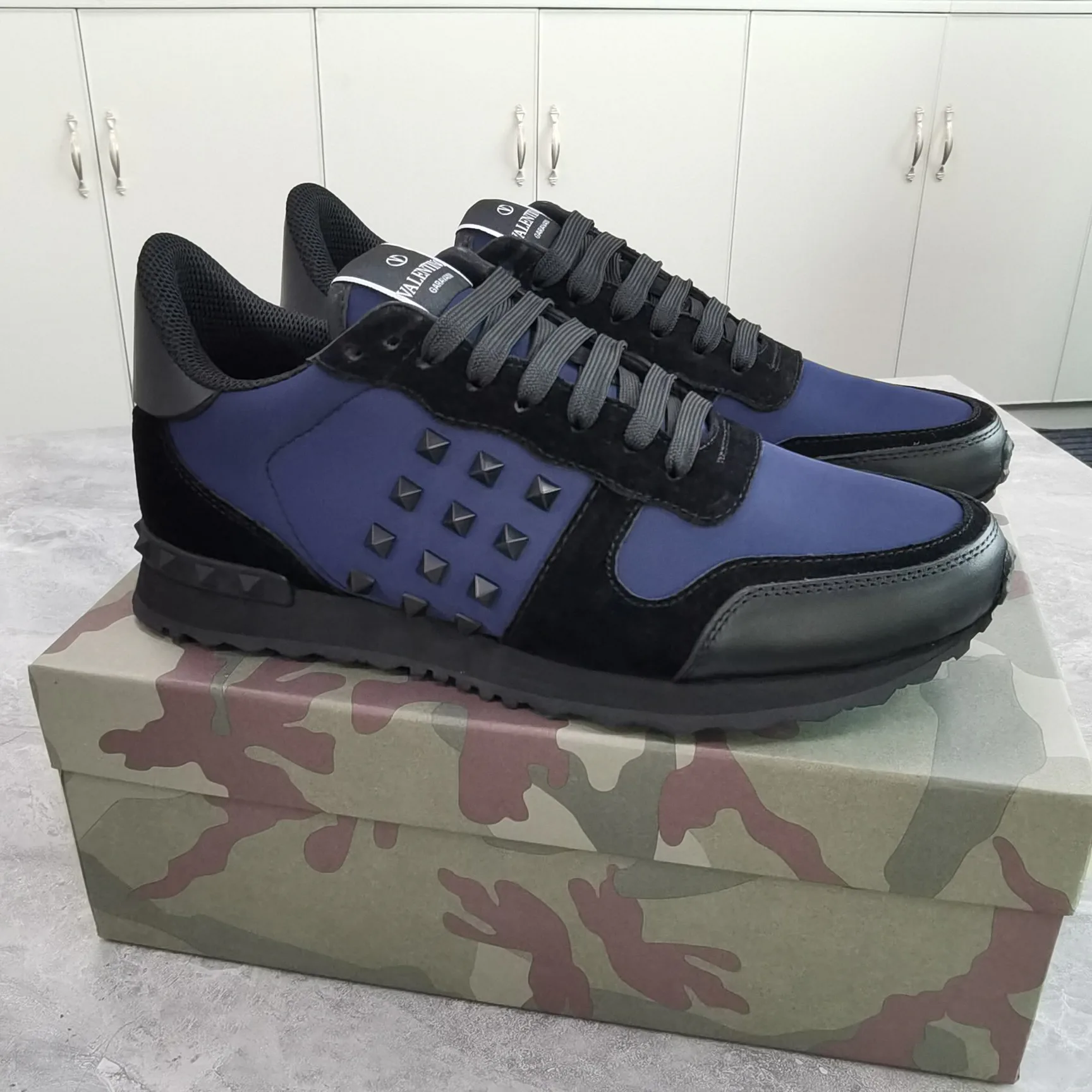 Кроссовки Женские Valentino 10736429