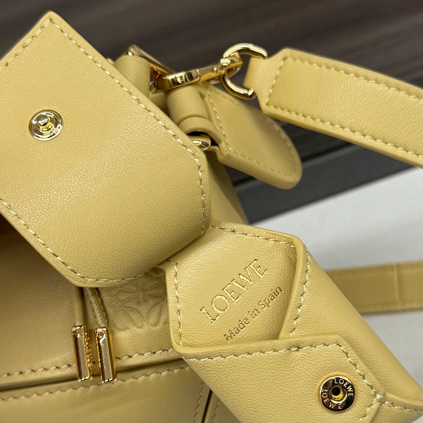 Классические Сумки Женские Loewe 17270386