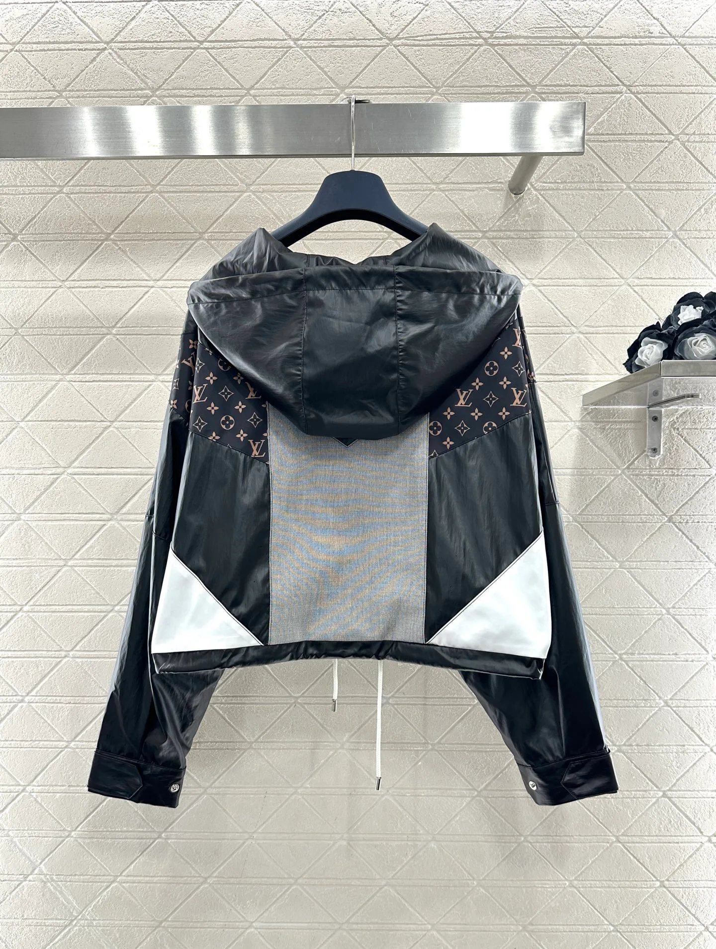 Куртки И Пуховики Женские Louis Vuitton 1273500