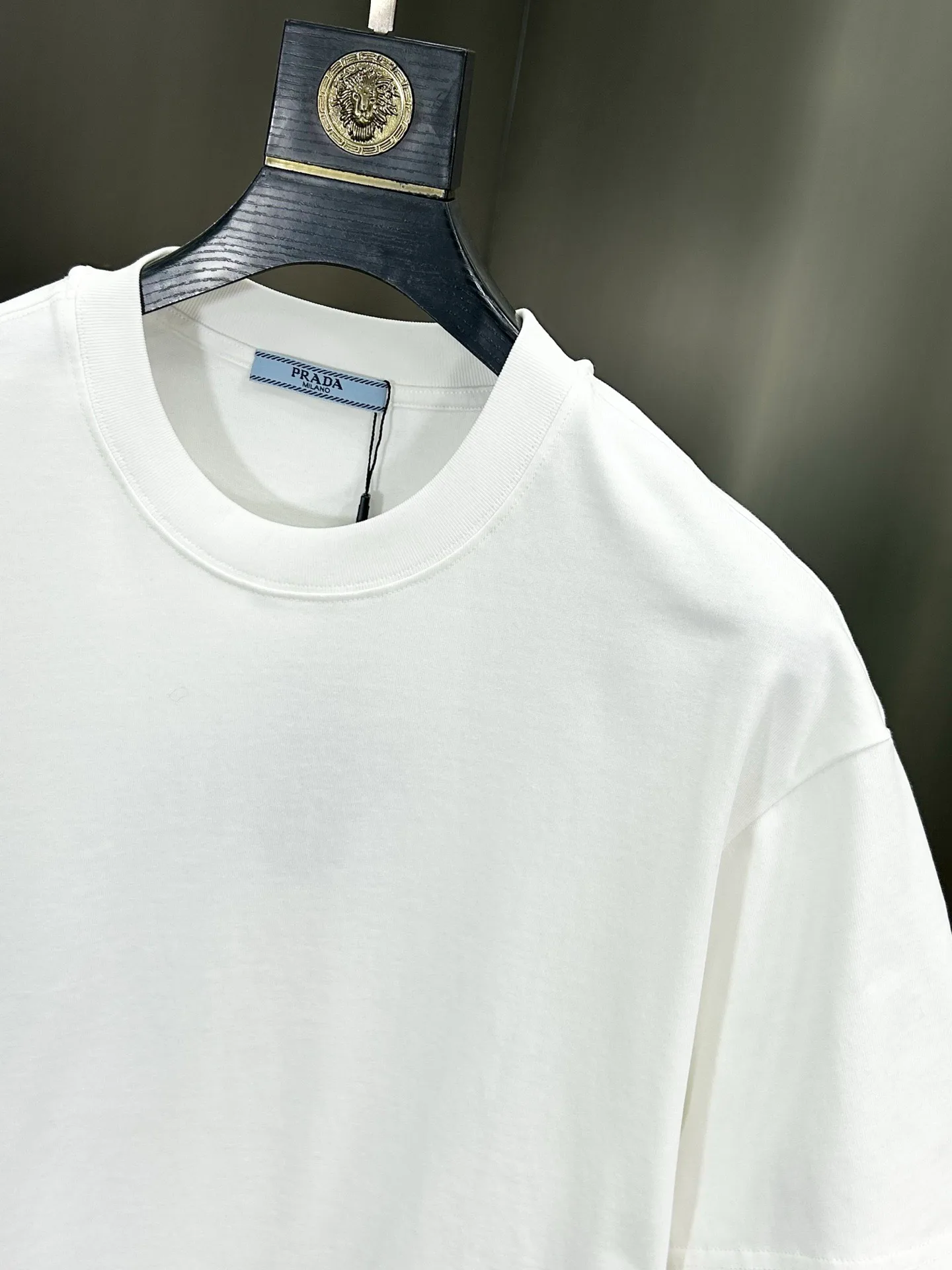 Футболки Женские Prada 11615900