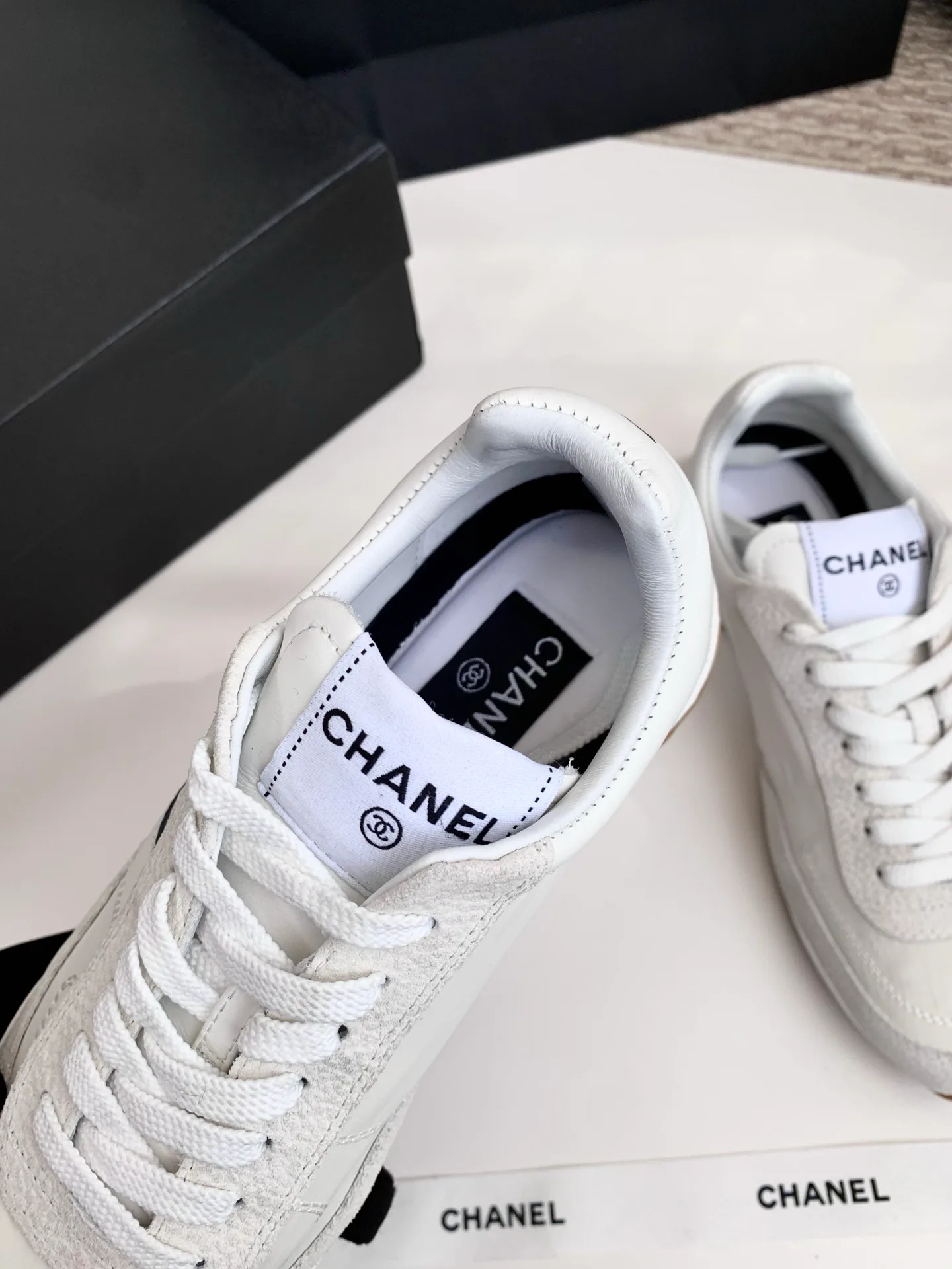 Кроссовки Женские Chanel 11561504