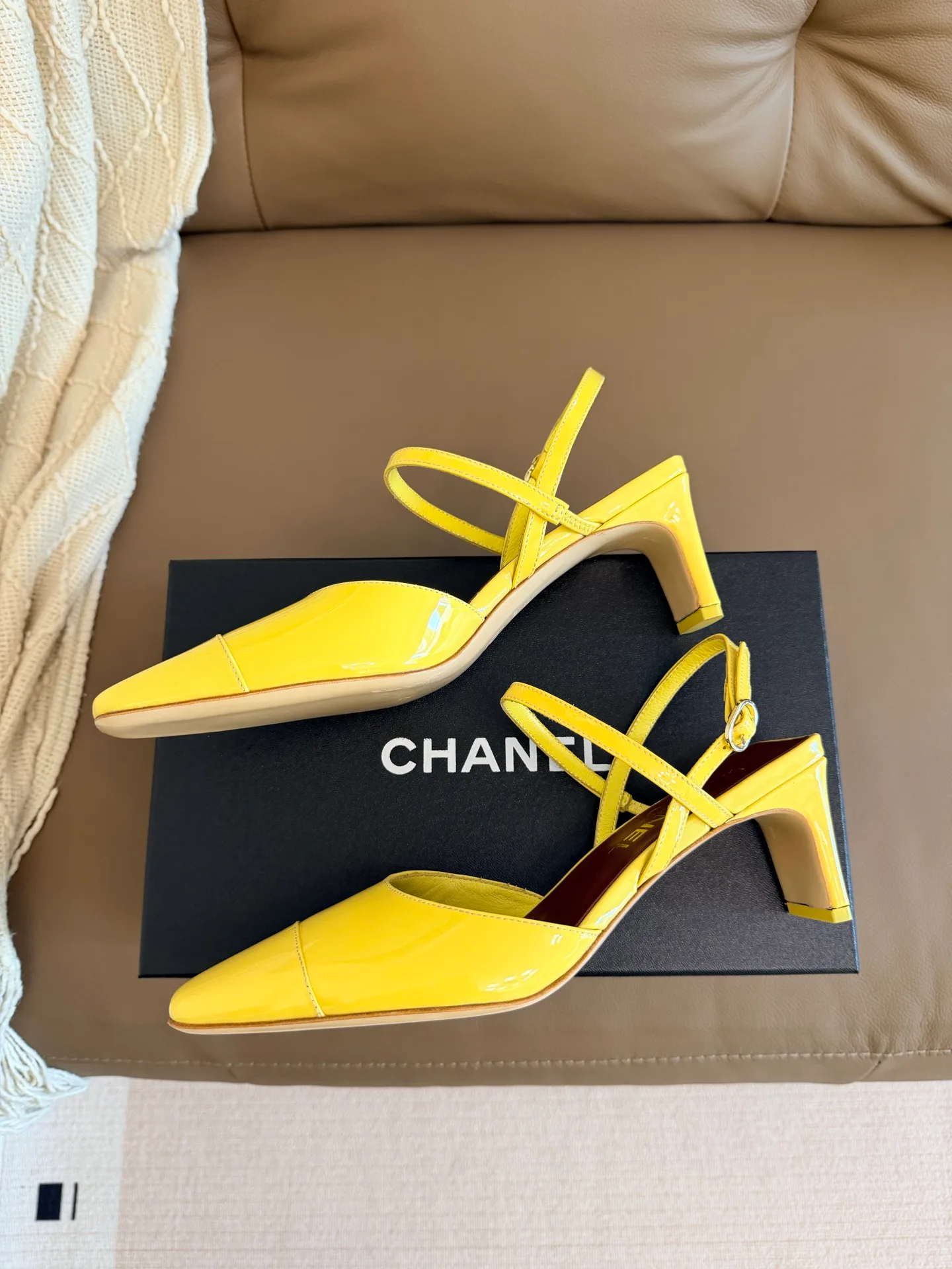 Босоножки Женские Chanel 17510576
