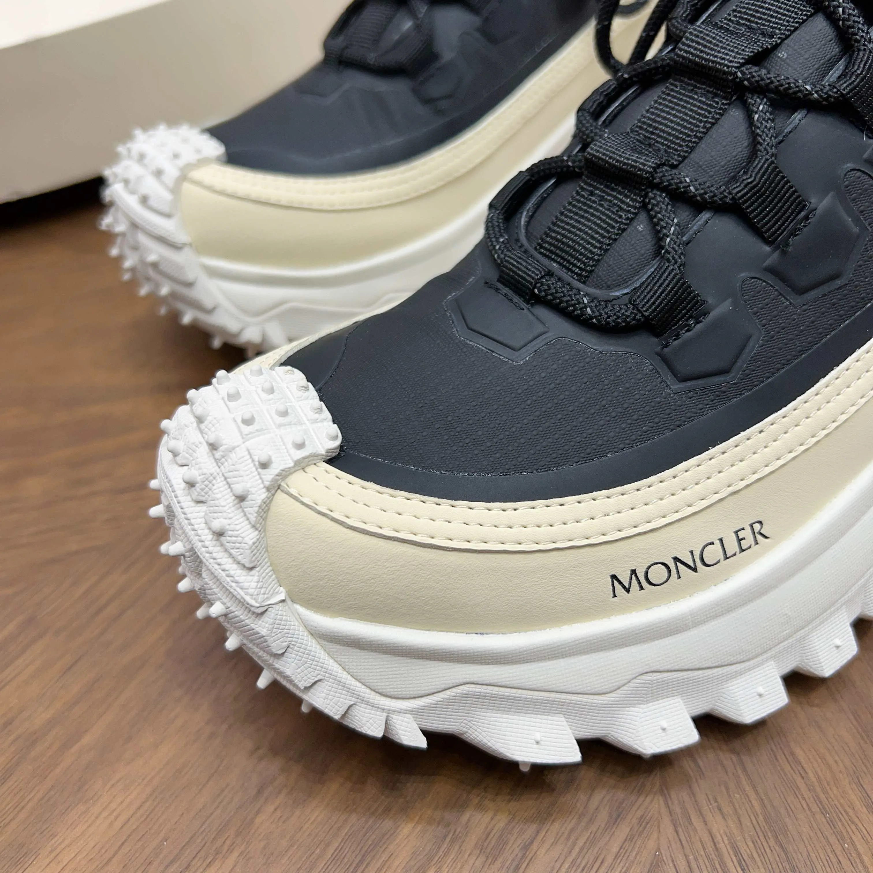 Кроссовки Мужские Moncler 11550499