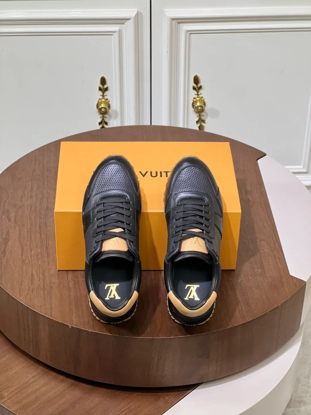 Кроссовки Мужские Louis Vuitton 18039349