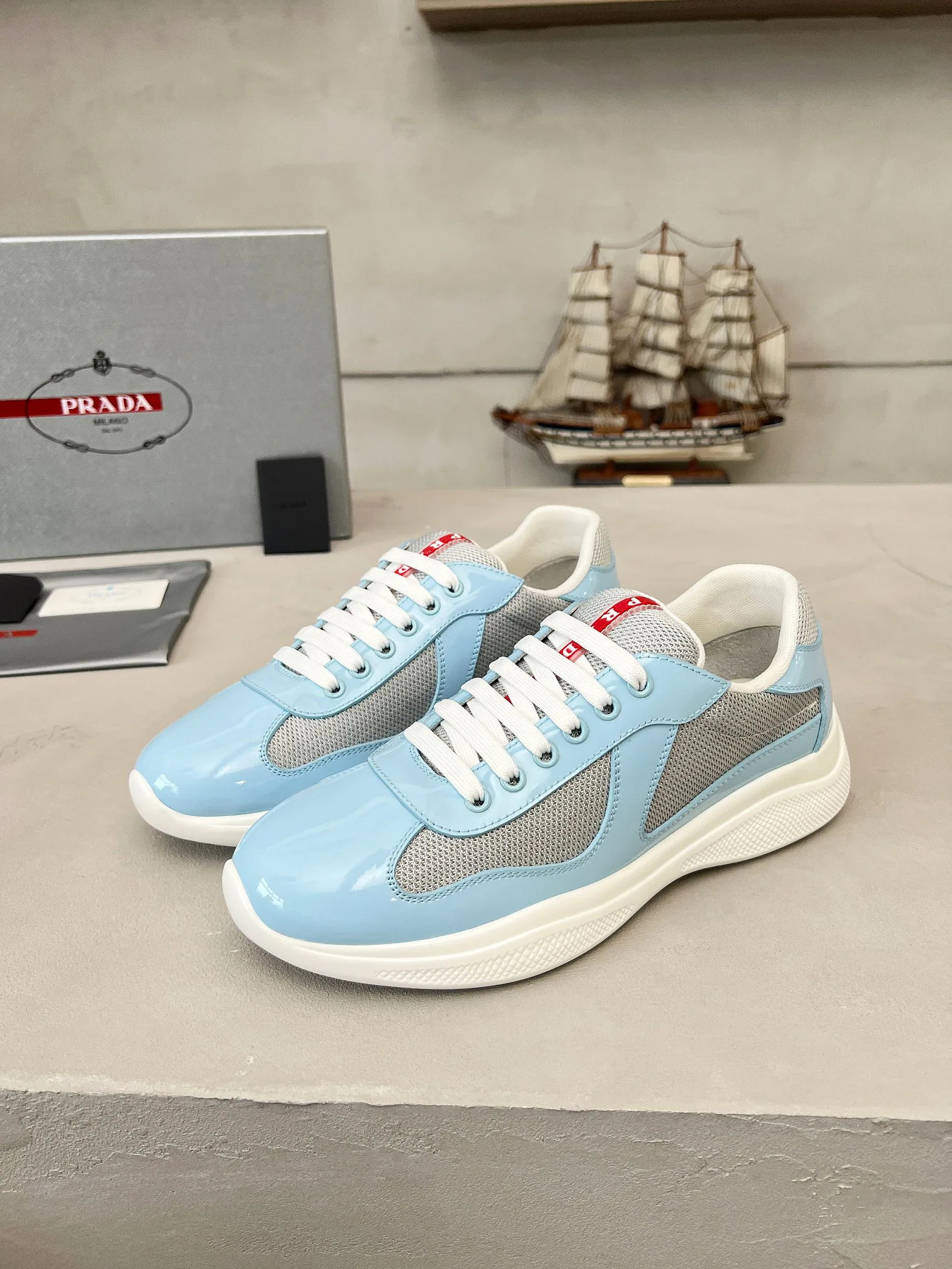 Кроссовки Женские Prada 17704063