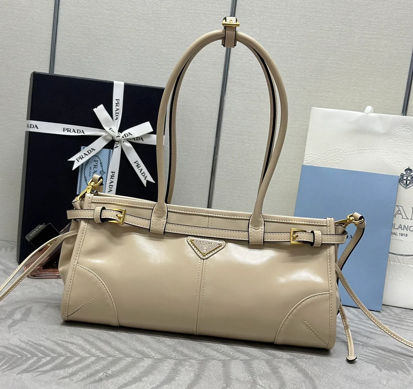 Классические Сумки Женские Prada 11462481