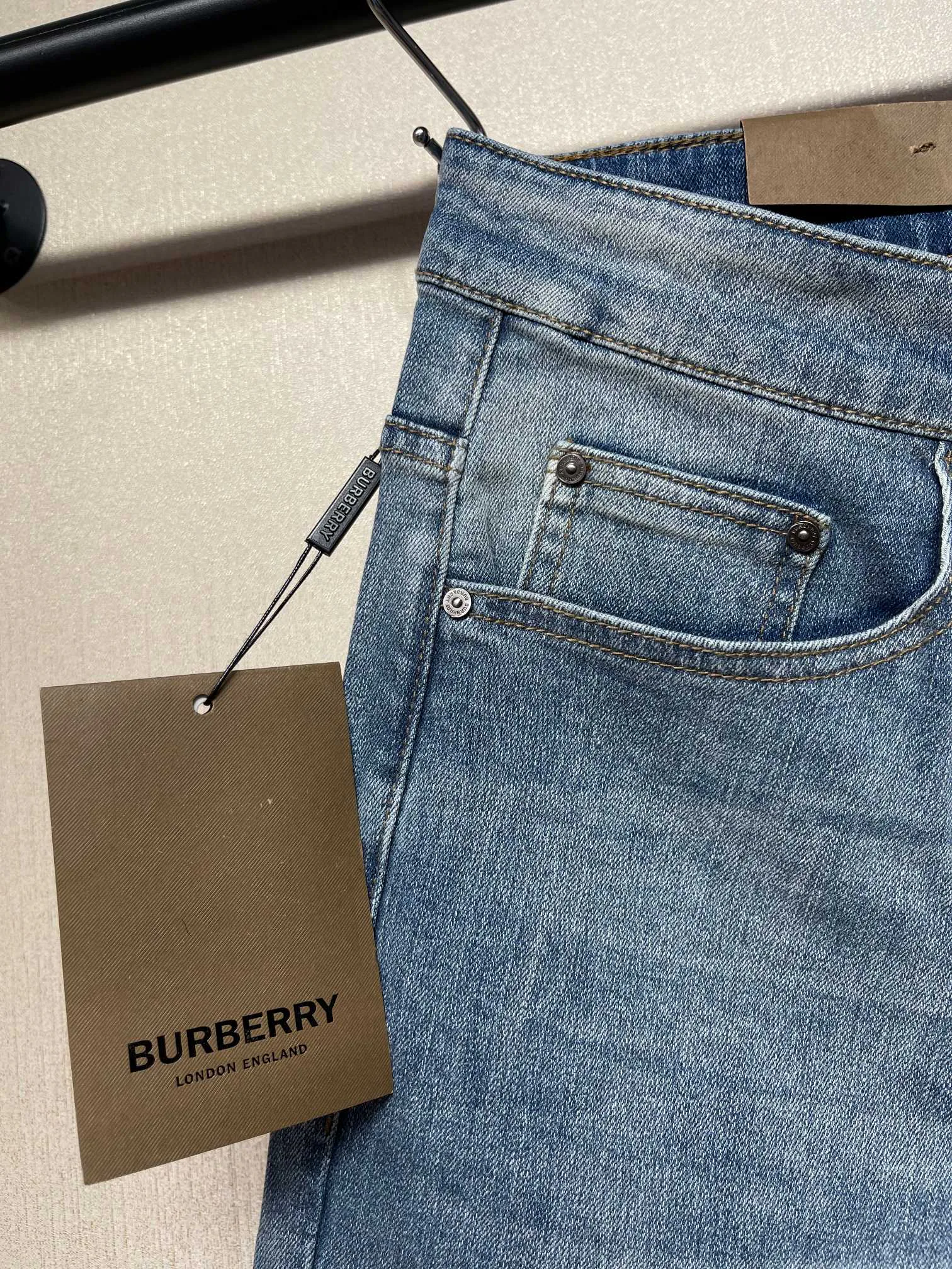 Джинсы Мужские Burberry 12551772