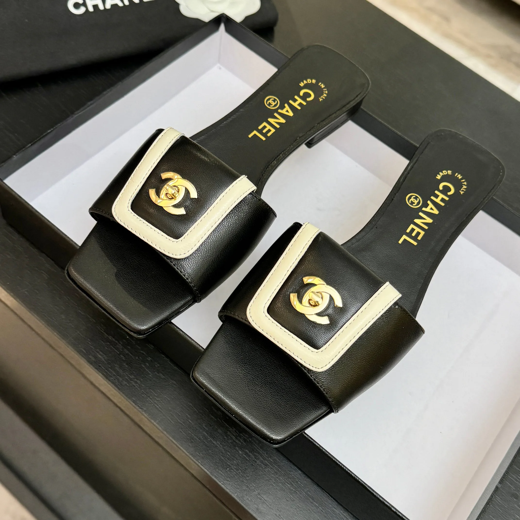 Шлепанцы Женские Chanel 11659009