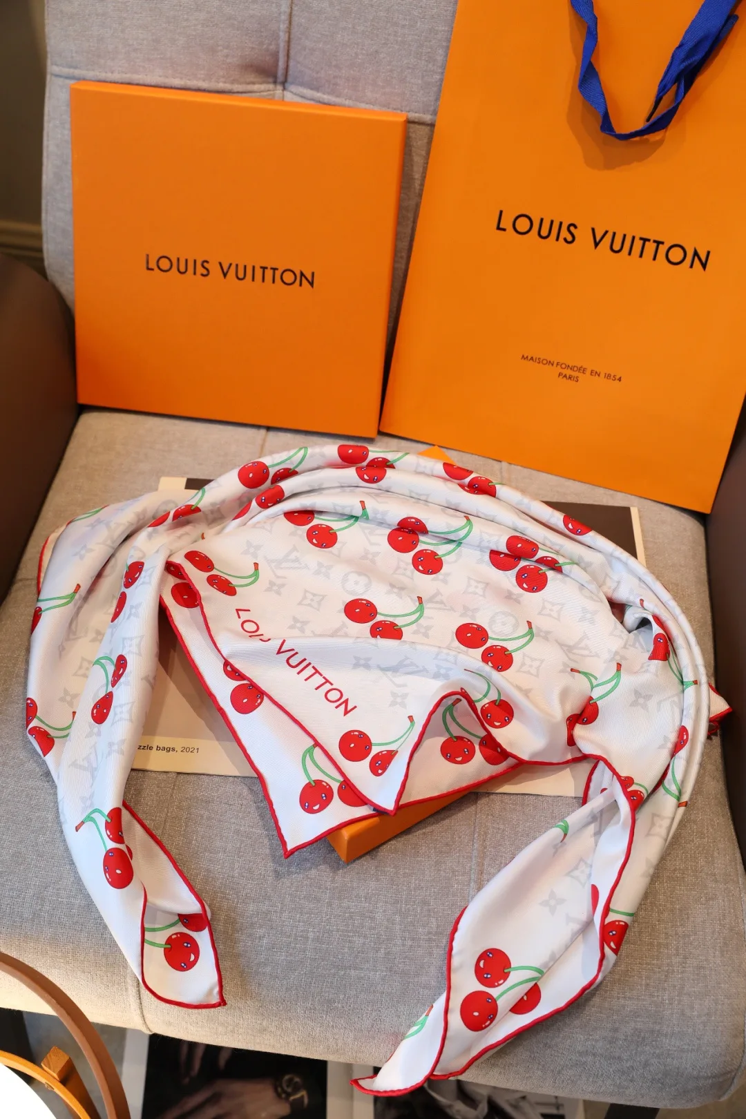 Платки Louis Vuitton 18618599