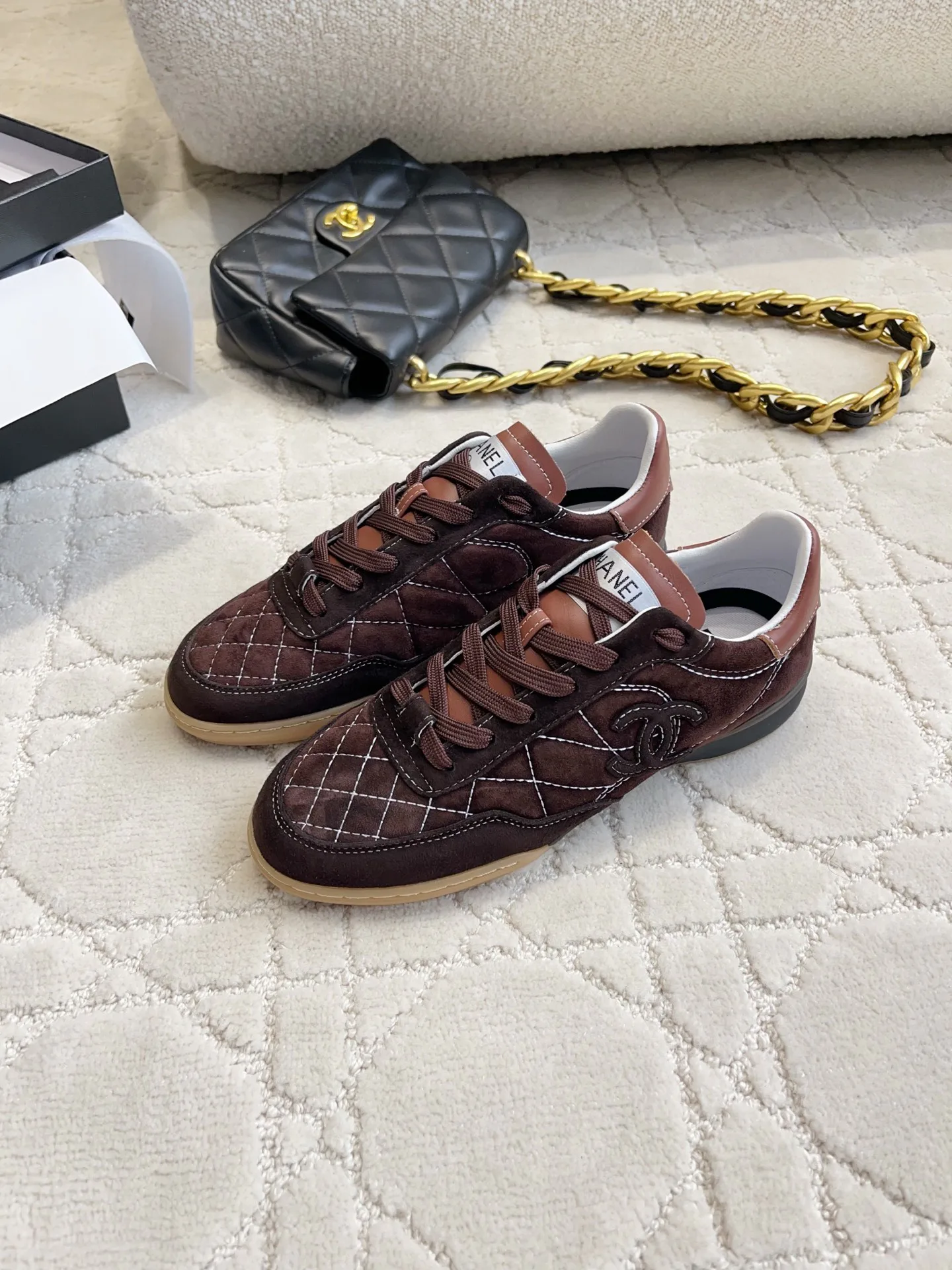 Кроссовки Женские Chanel 17936556