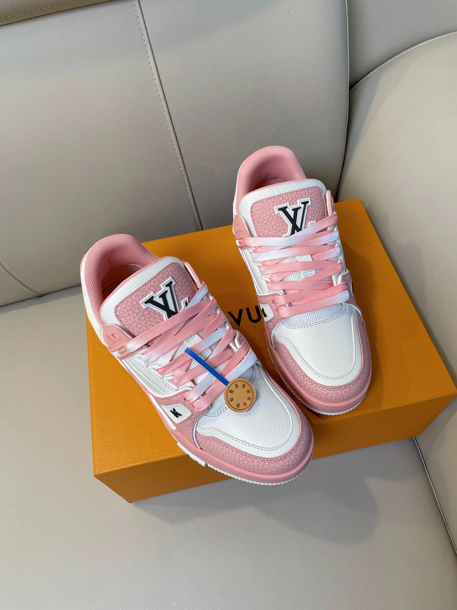 Кроссовки Женские Louis Vuitton 18324