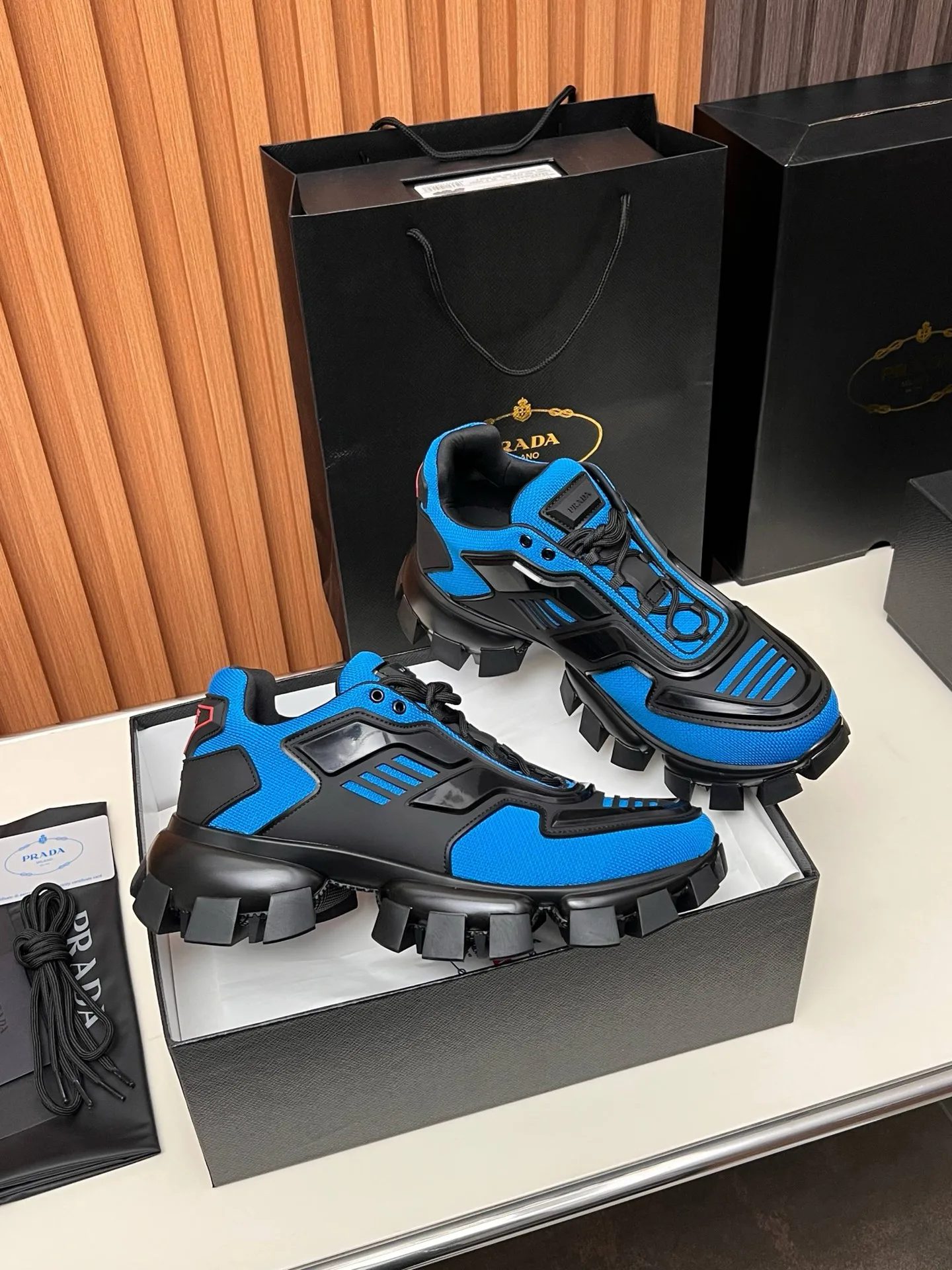 Кроссовки Женские Prada 17955141