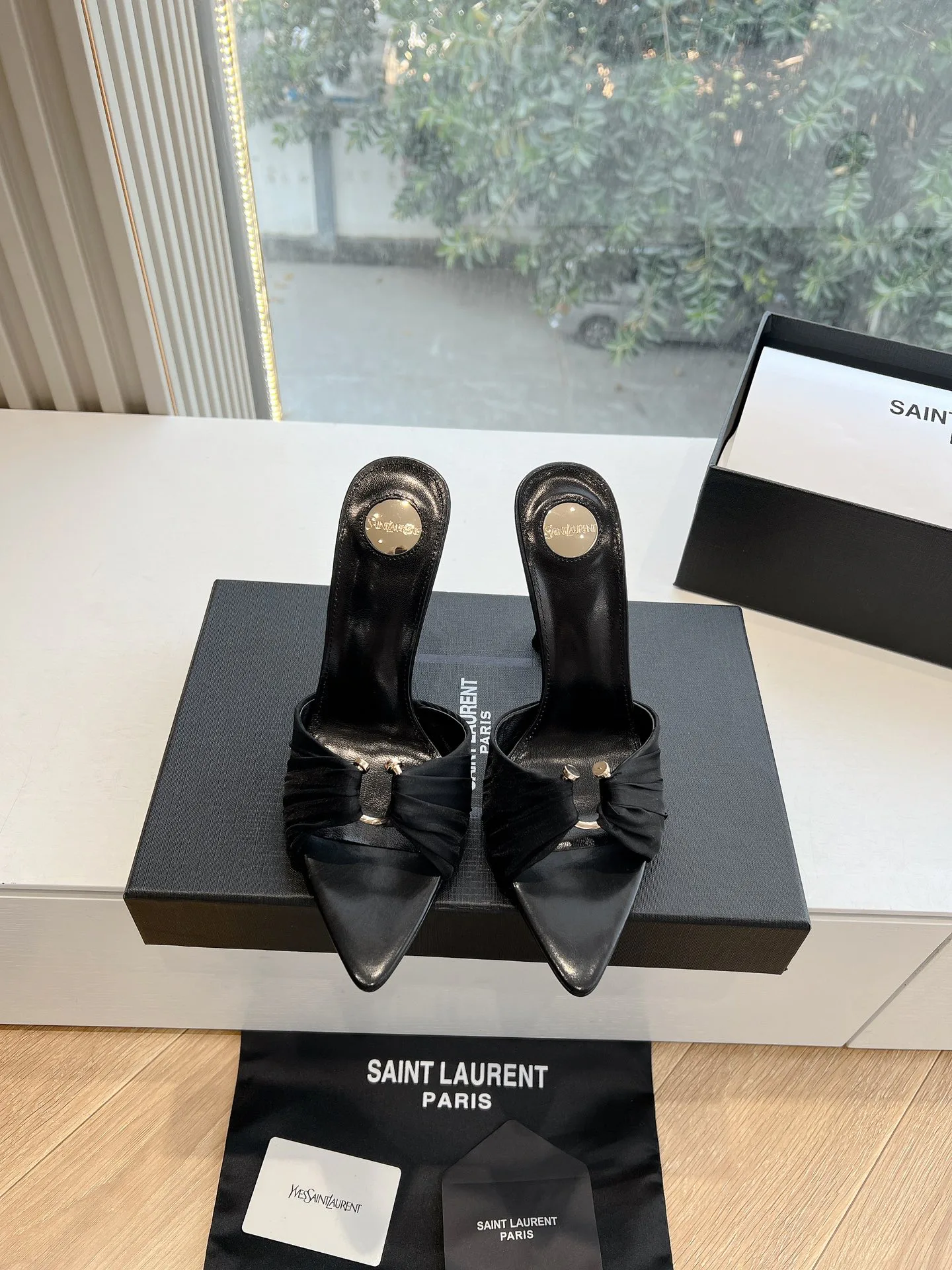Босоножки Женские Saint Laurent 7401