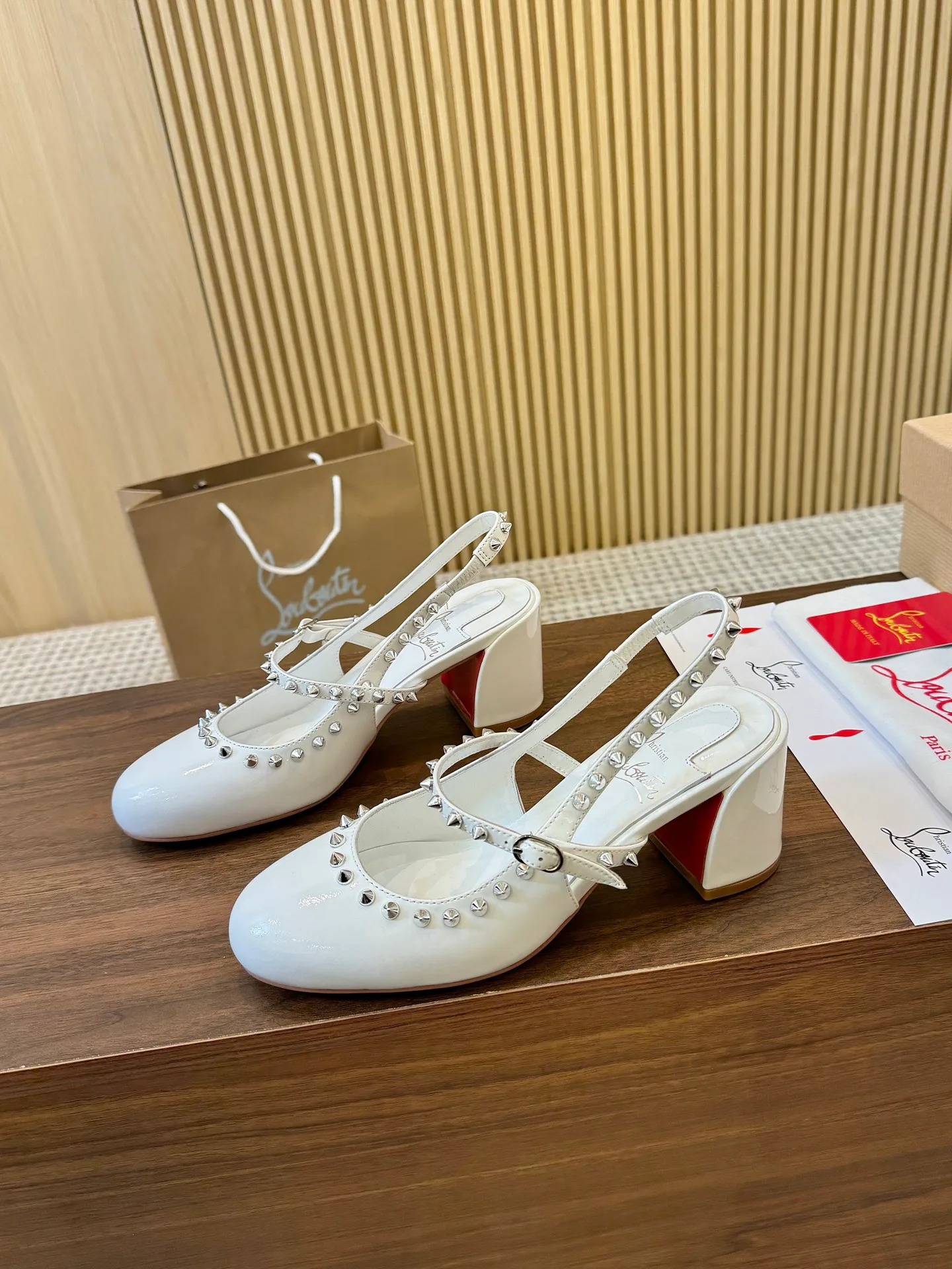 Туфли Женские Christian Louboutin 9737256