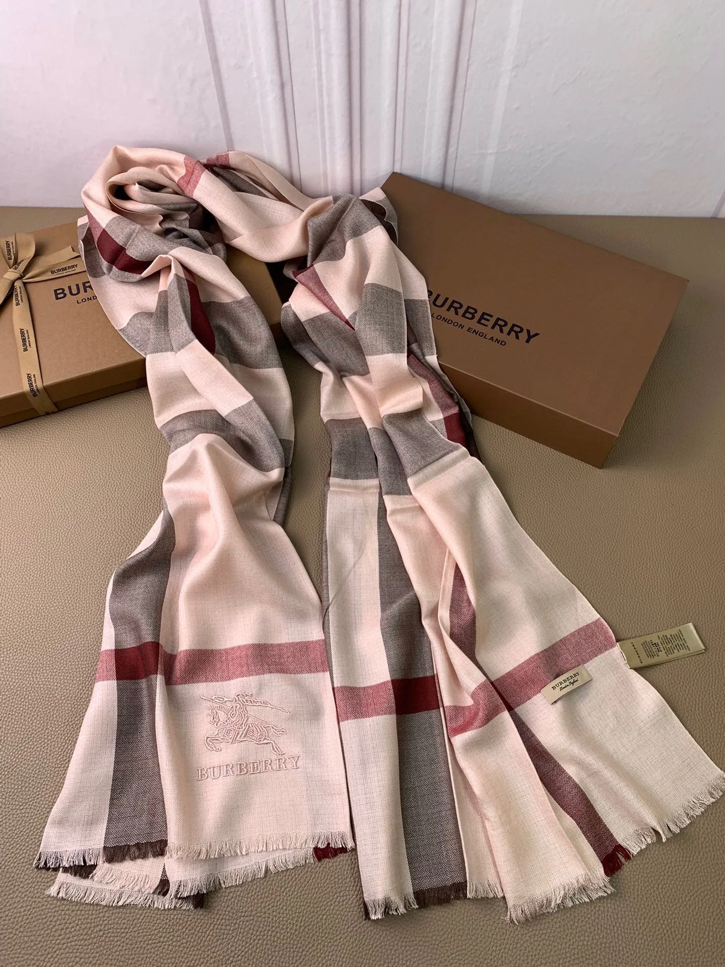 Шарфы Burberry 438469