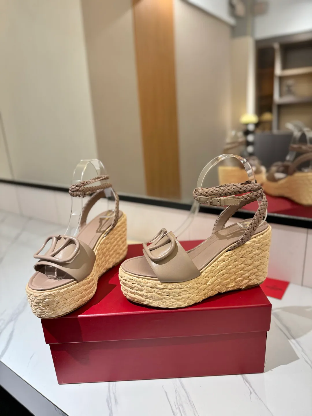 Босоножки Женские Valentino 17946614