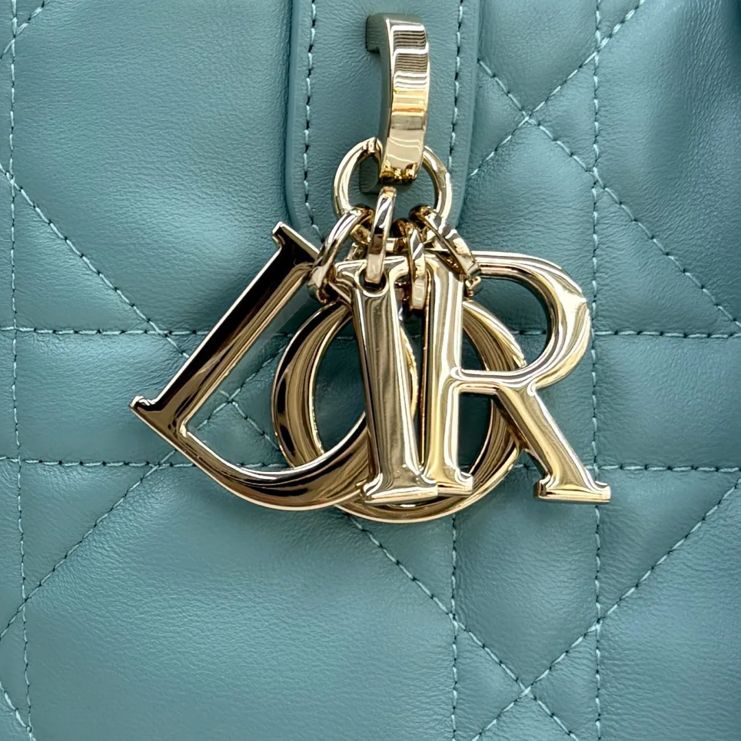 Классические Сумки Женские Christian Dior 12622370