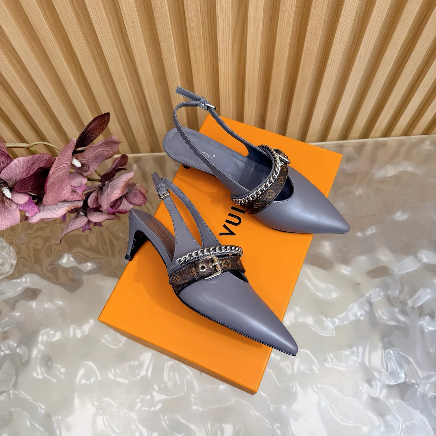 Туфли Женские Louis Vuitton 1018176