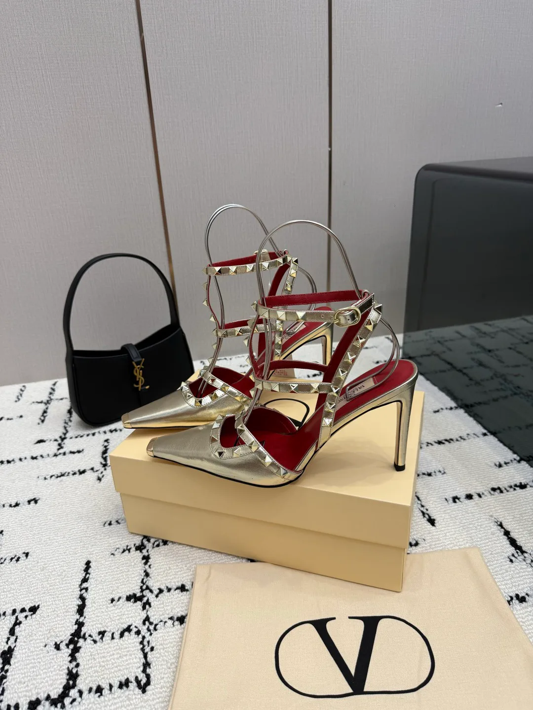 Босоножки Женские Valentino 17594481