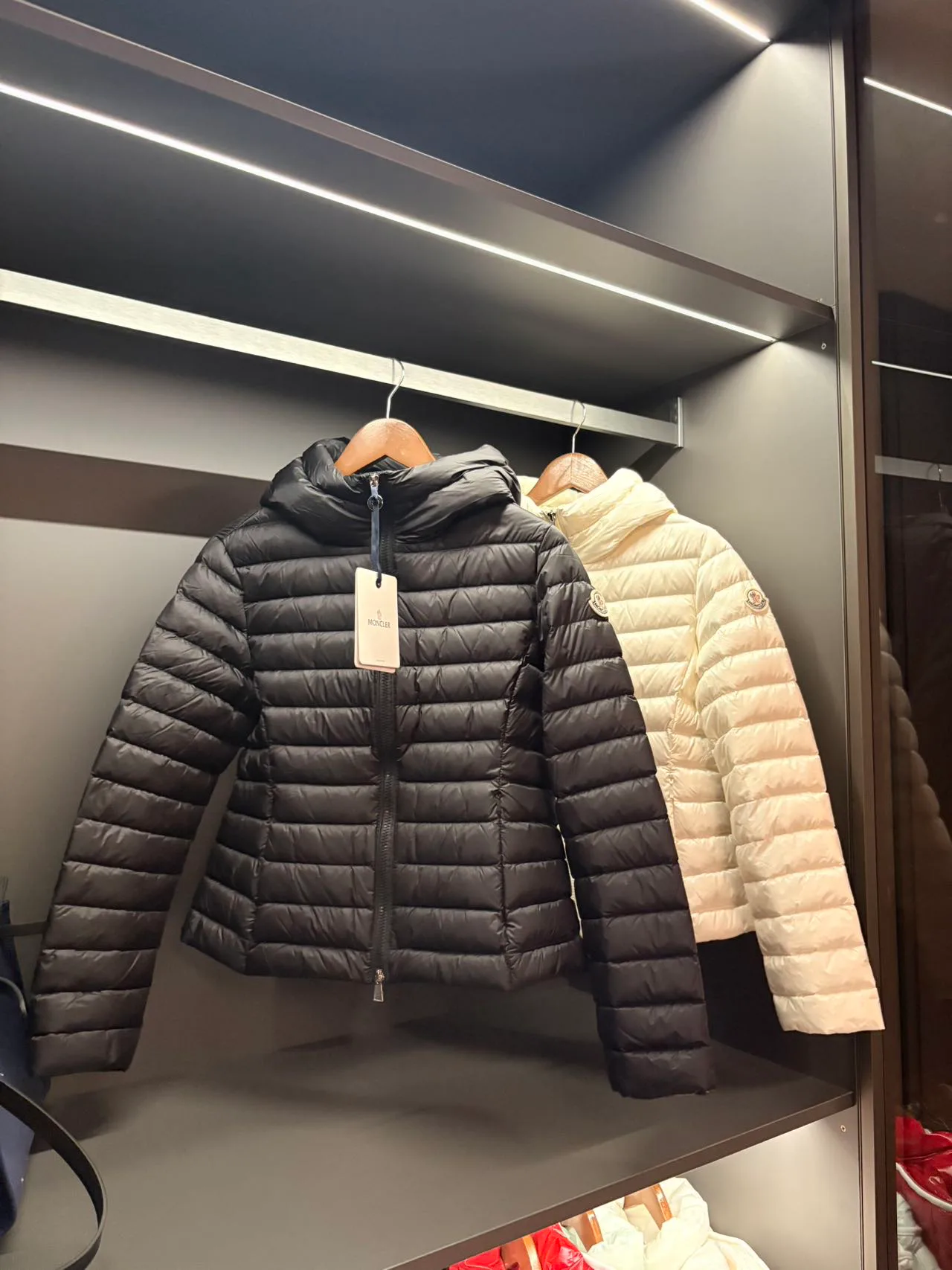 Куртки И Пуховики Женские Moncler 18562760