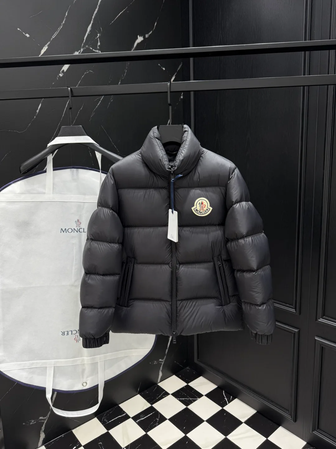 Куртки И Пуховики Мужские Moncler 1807038