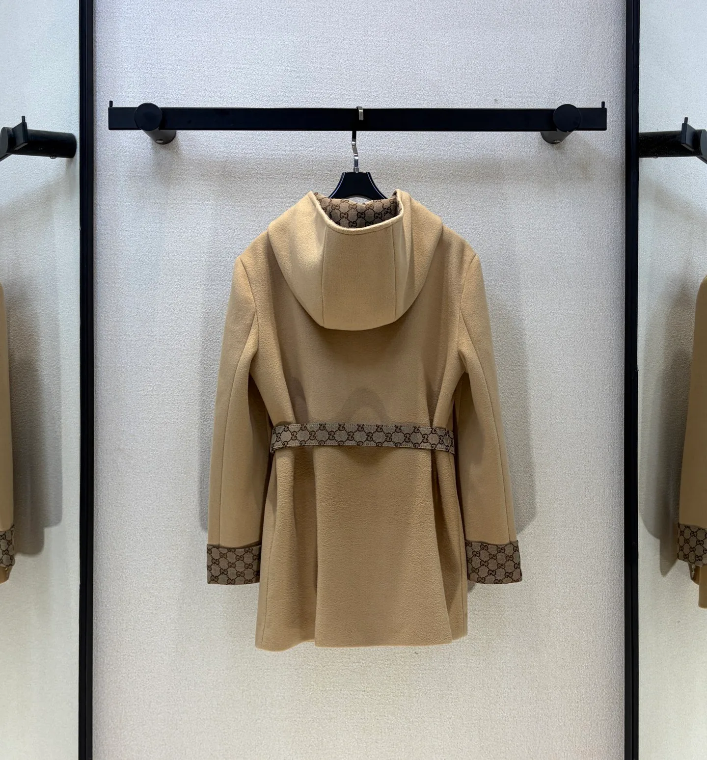 Пальто Женские Gucci 19627834