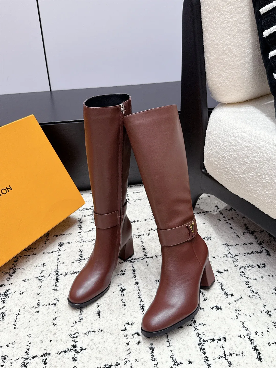 Сапоги Женские Louis Vuitton 18125190
