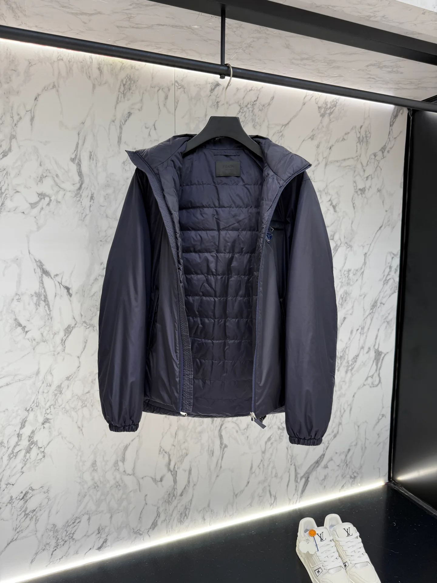 Куртки И Пуховики Женские Prada 18387686