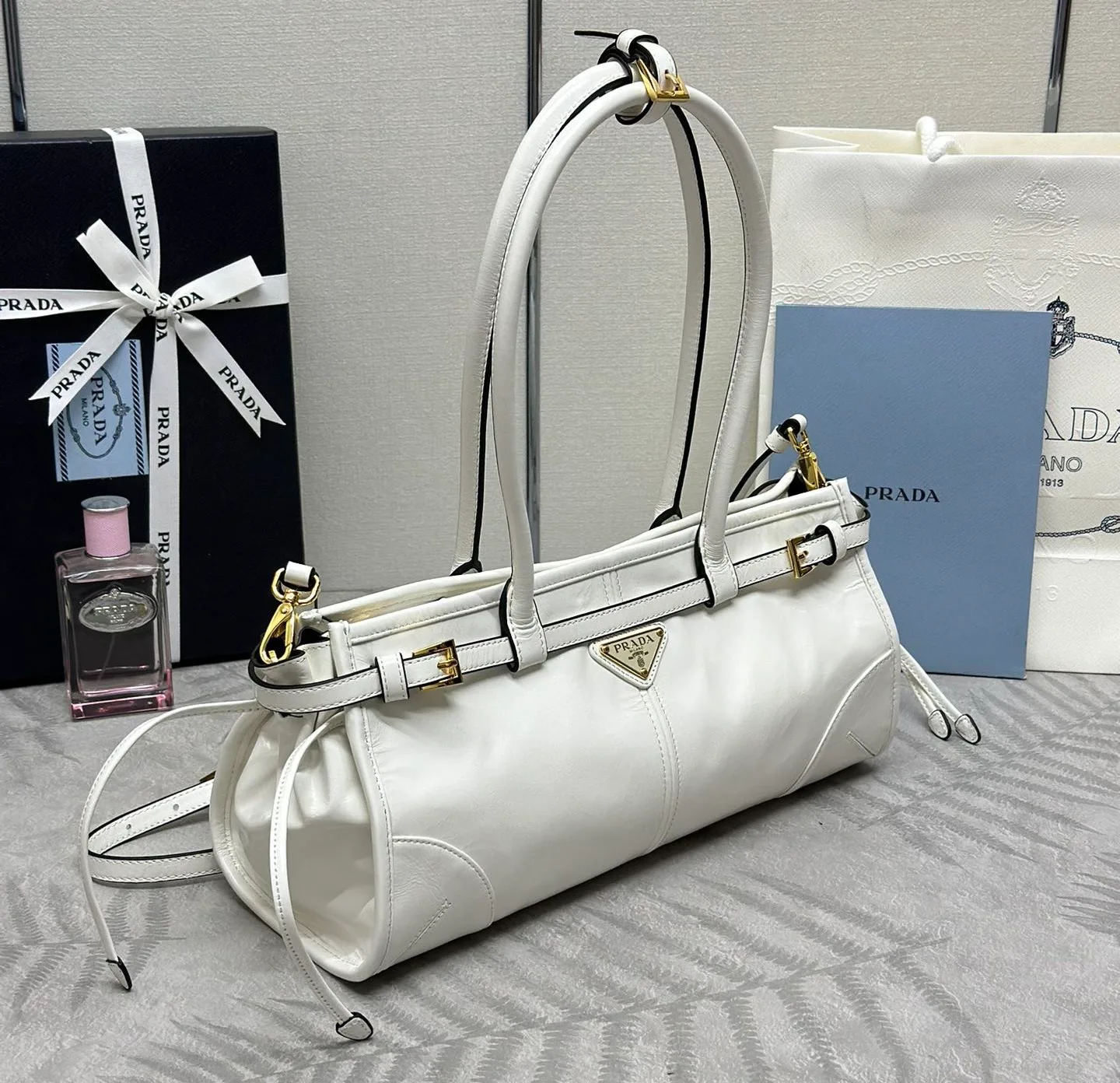 Классические Сумки Женские Prada 11462477