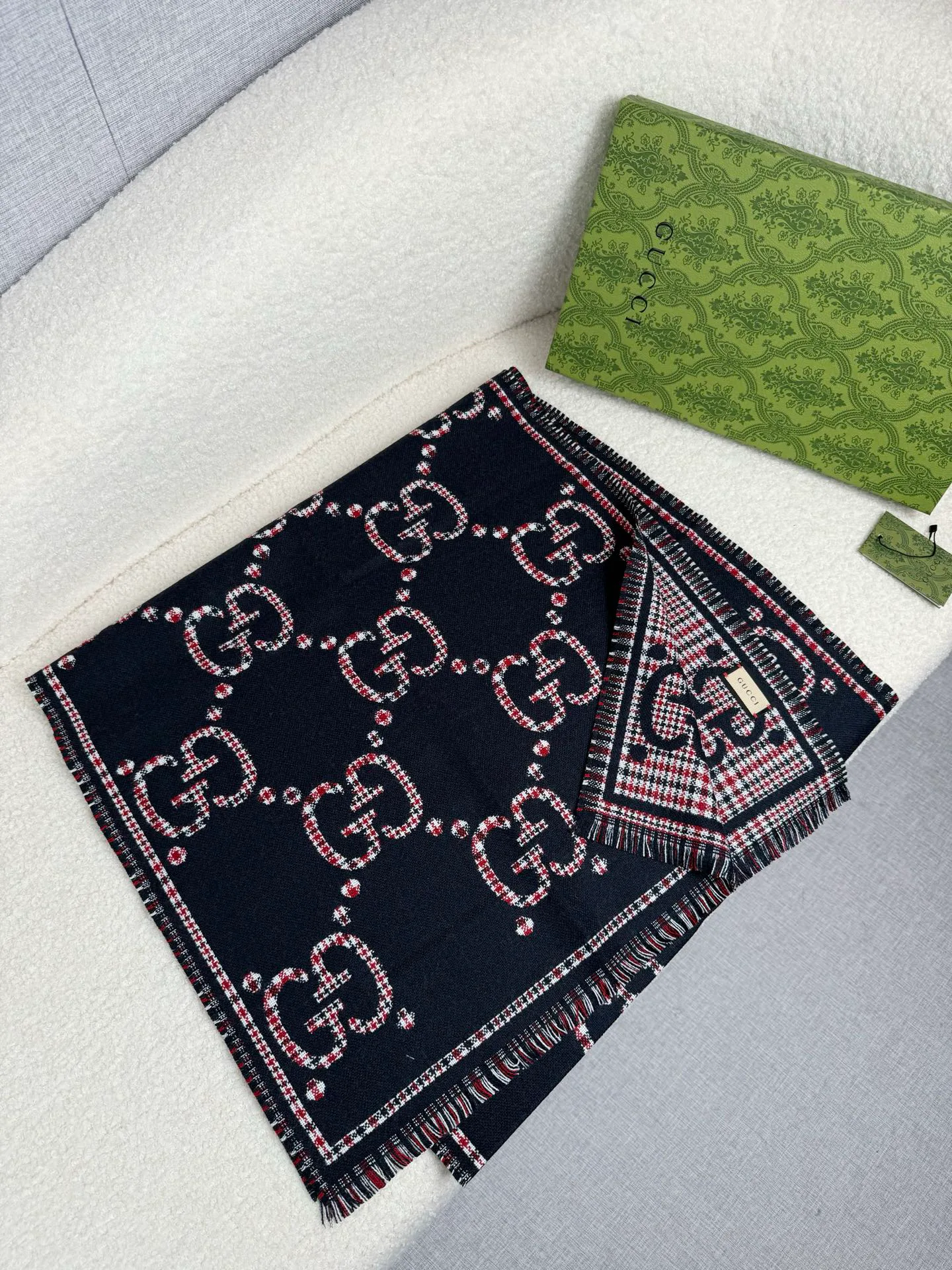 Шарфы Gucci 895104