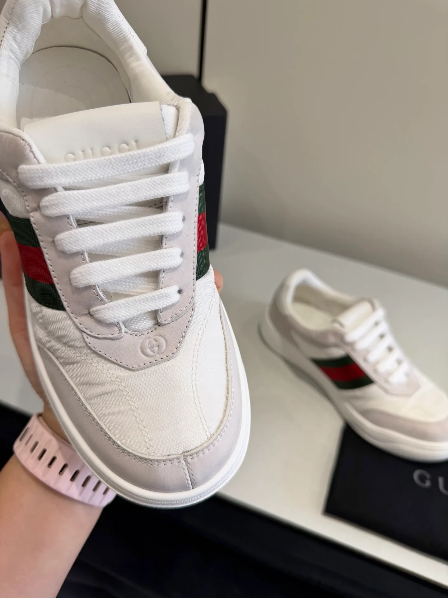 Кроссовки Женские Gucci 18369657