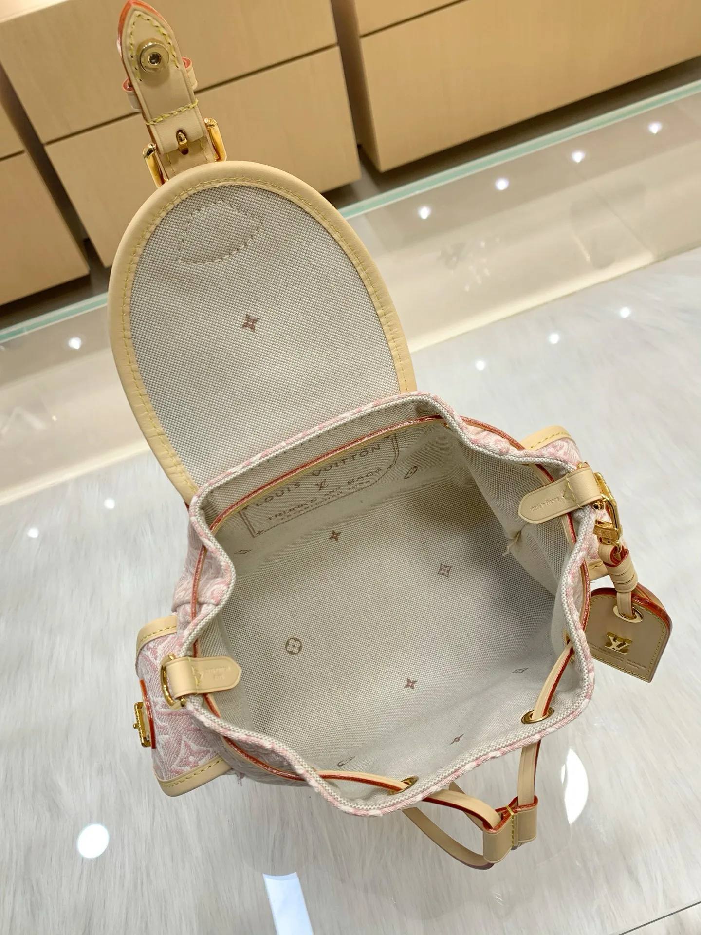 Классические Сумки Женские Louis Vuitton 17303175