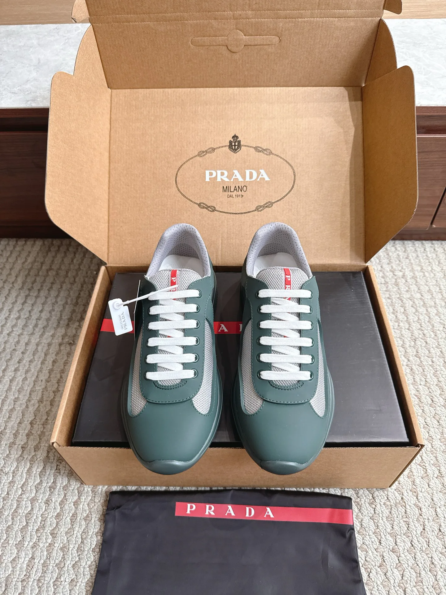 Кроссовки Женские Prada 17470437