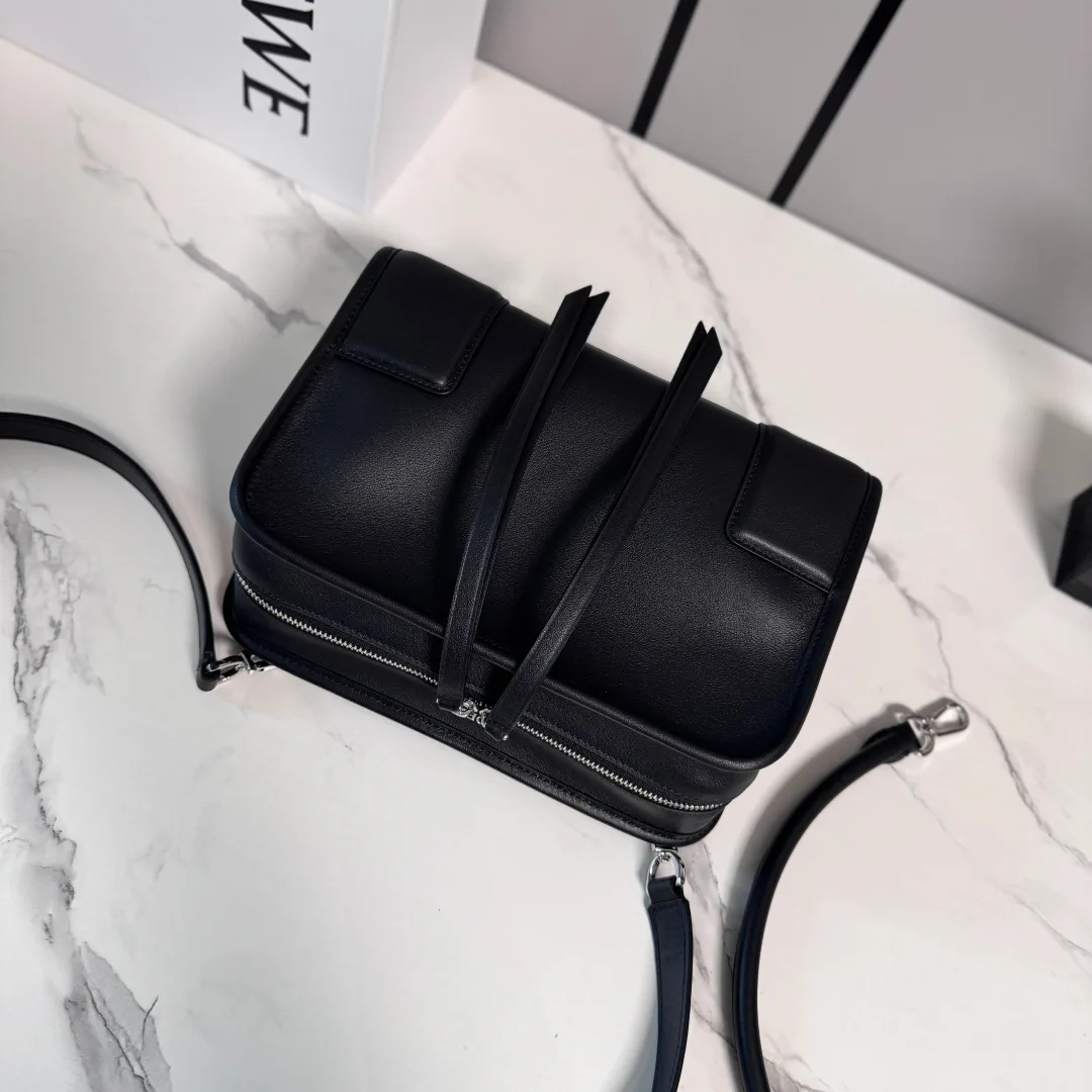 Классические Сумки Женские Loewe 12690198