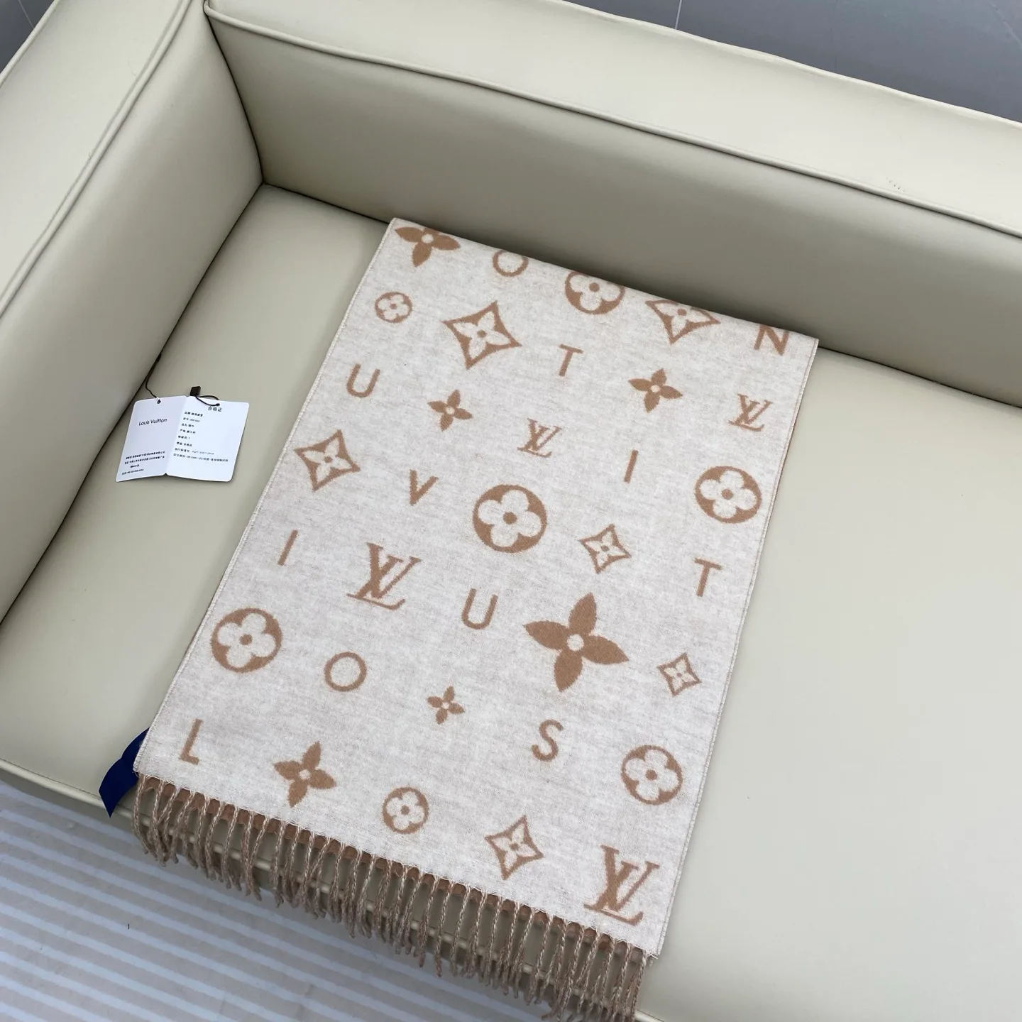 Шарфы Louis Vuitton 438506