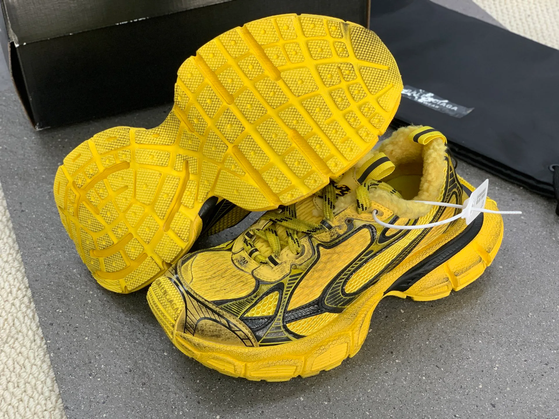 Кроссовки Женские Balenciaga 230335