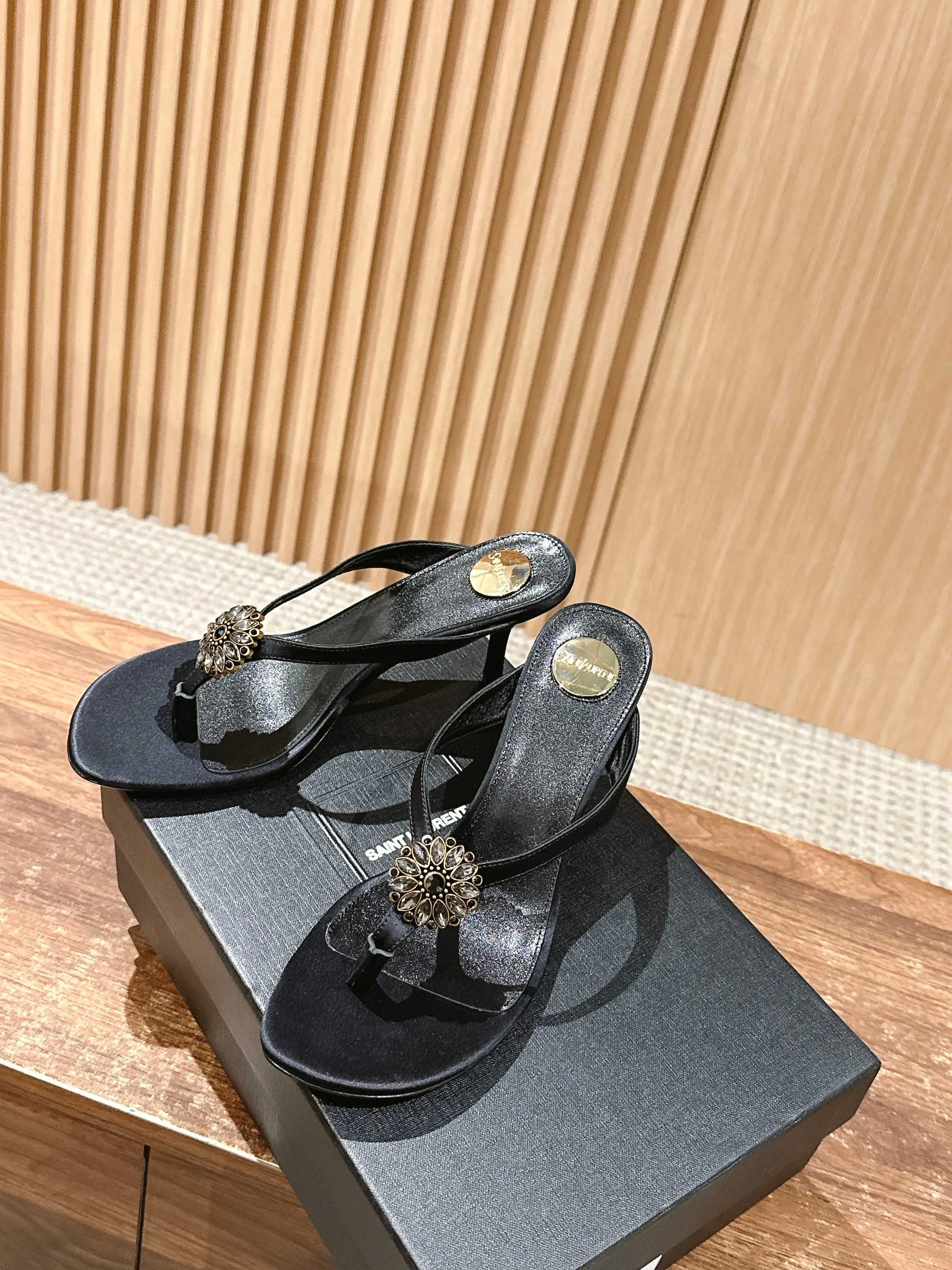 Босоножки Женские Saint Laurent 68865