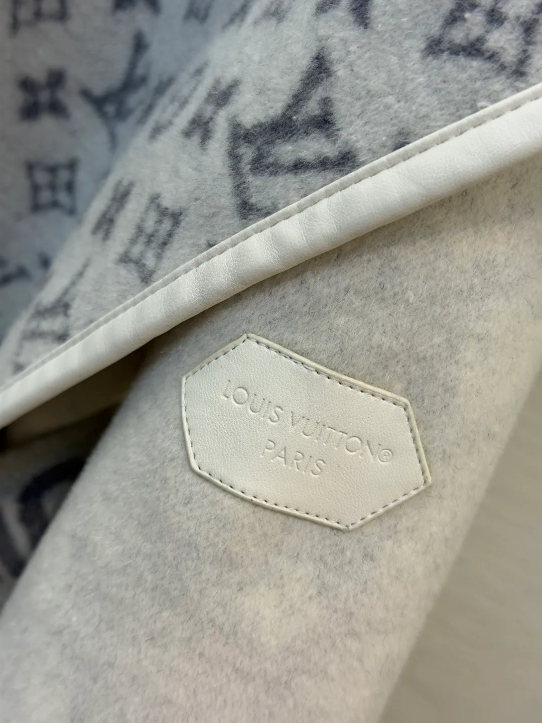 Пальто Женские Louis Vuitton 18714398