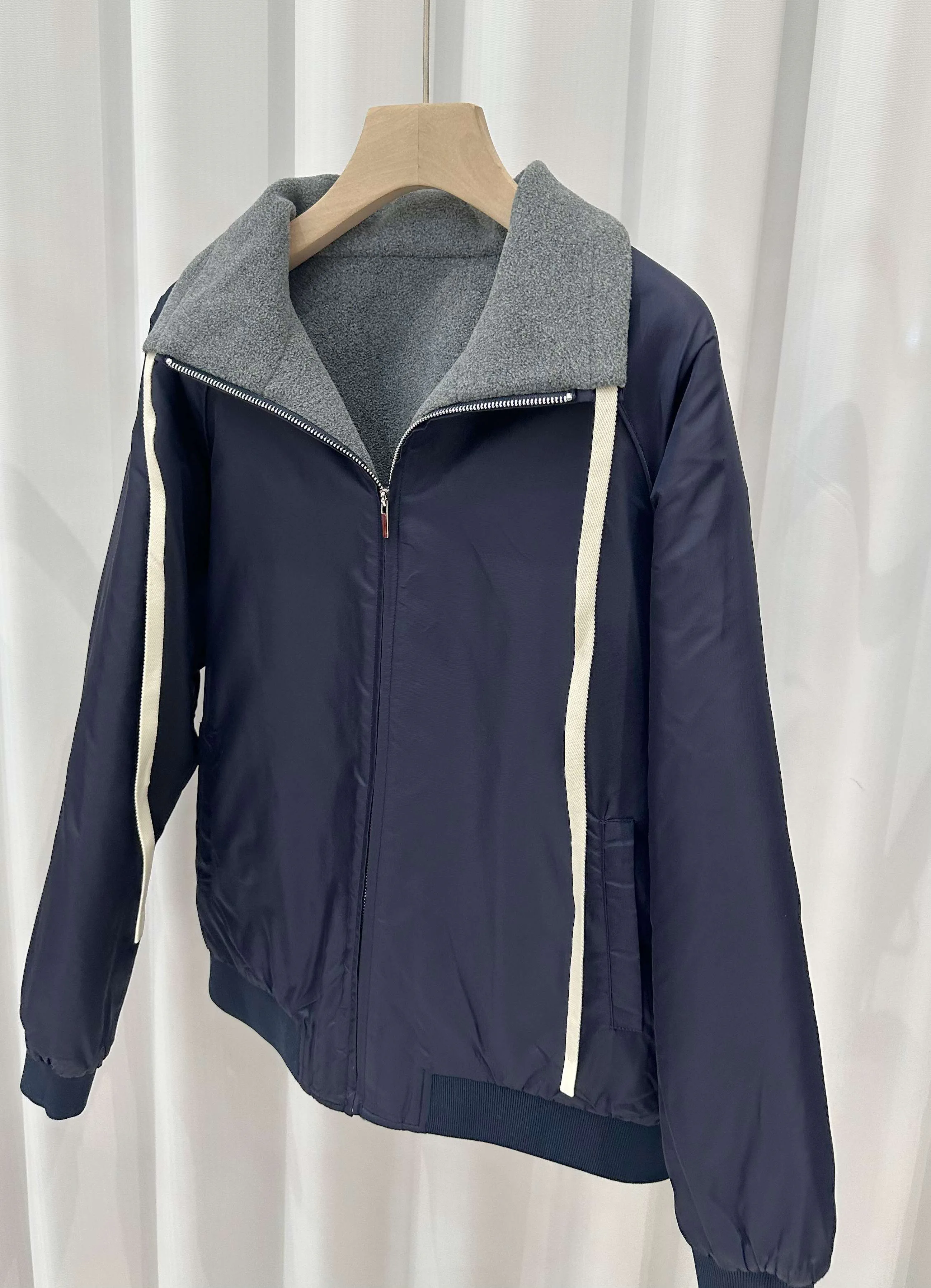 Куртки И Пуховики Женские Miu Miu 1860182