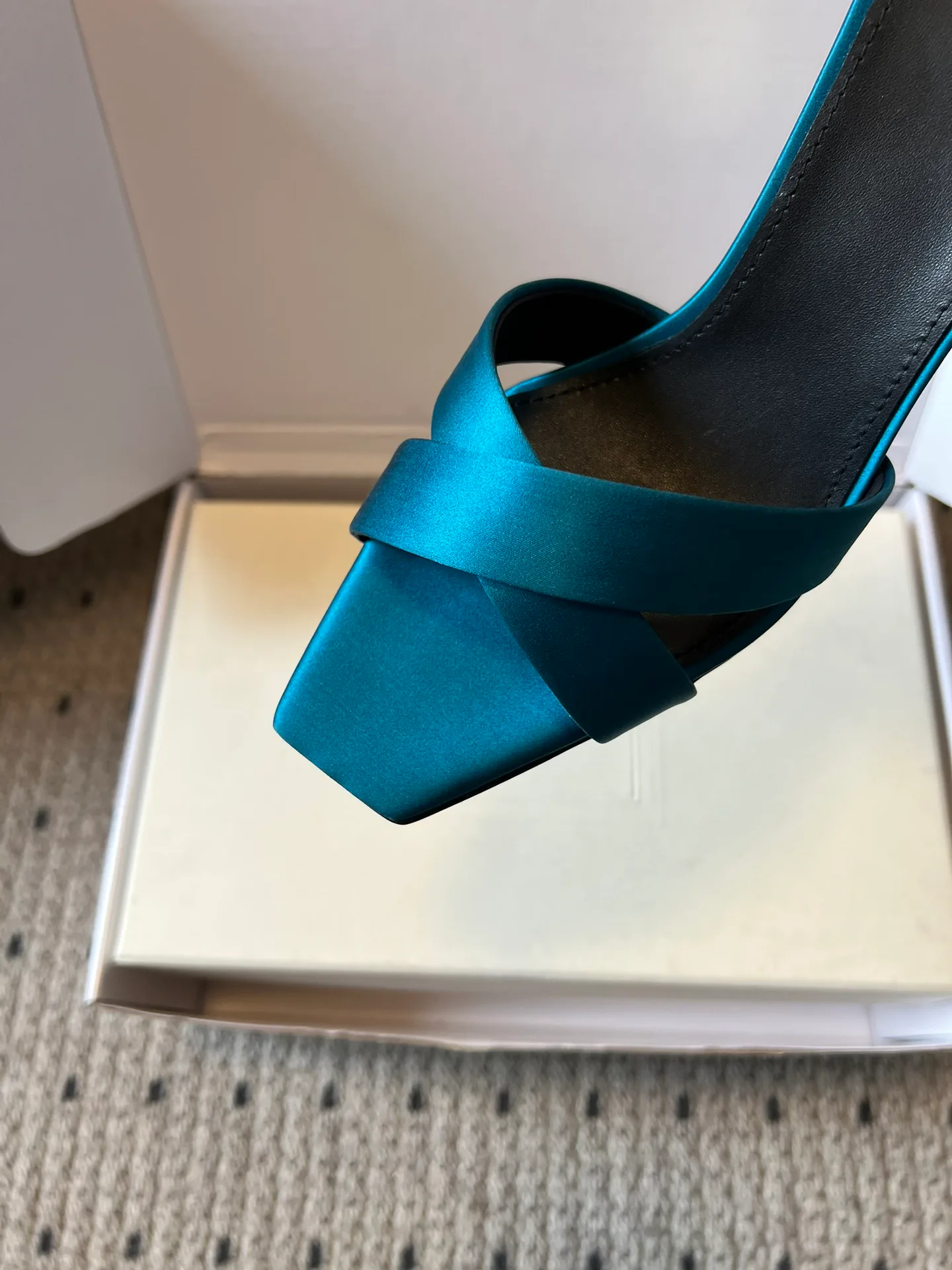 Босоножки Женские Saint Laurent 10835498