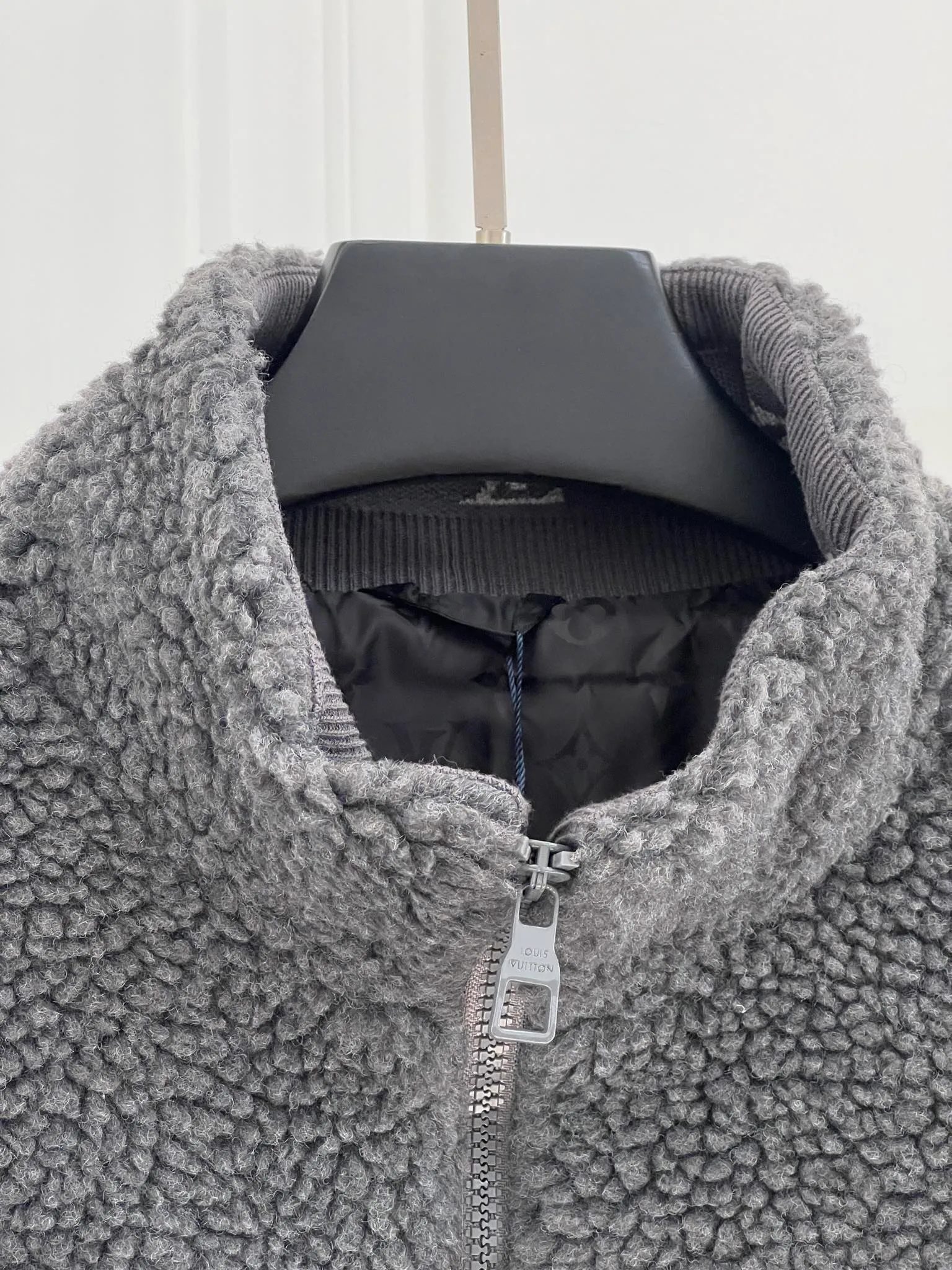 Куртки И Пуховики Женские Louis Vuitton 259791