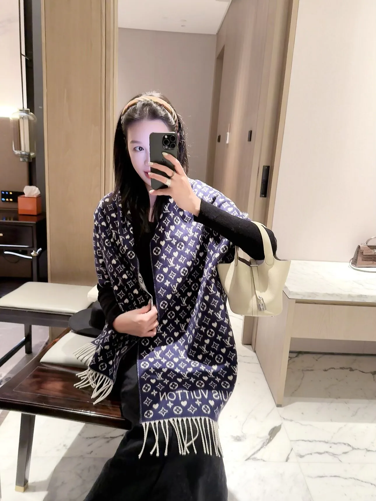 Шарфы Louis Vuitton 18450153