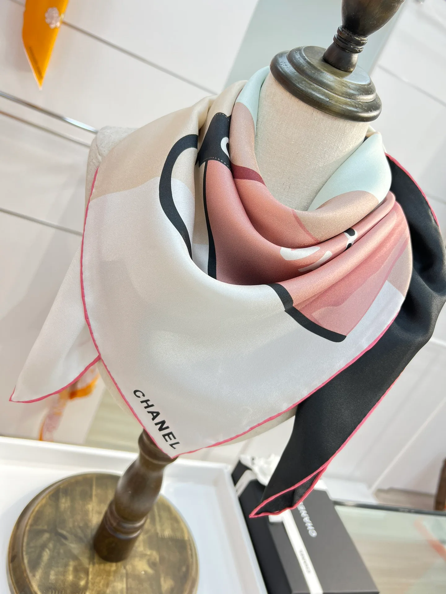 Шарфы Chanel 16235