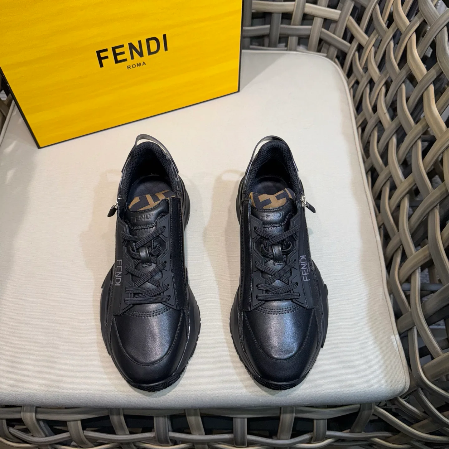 Кроссовки Мужские Fendi 33149
