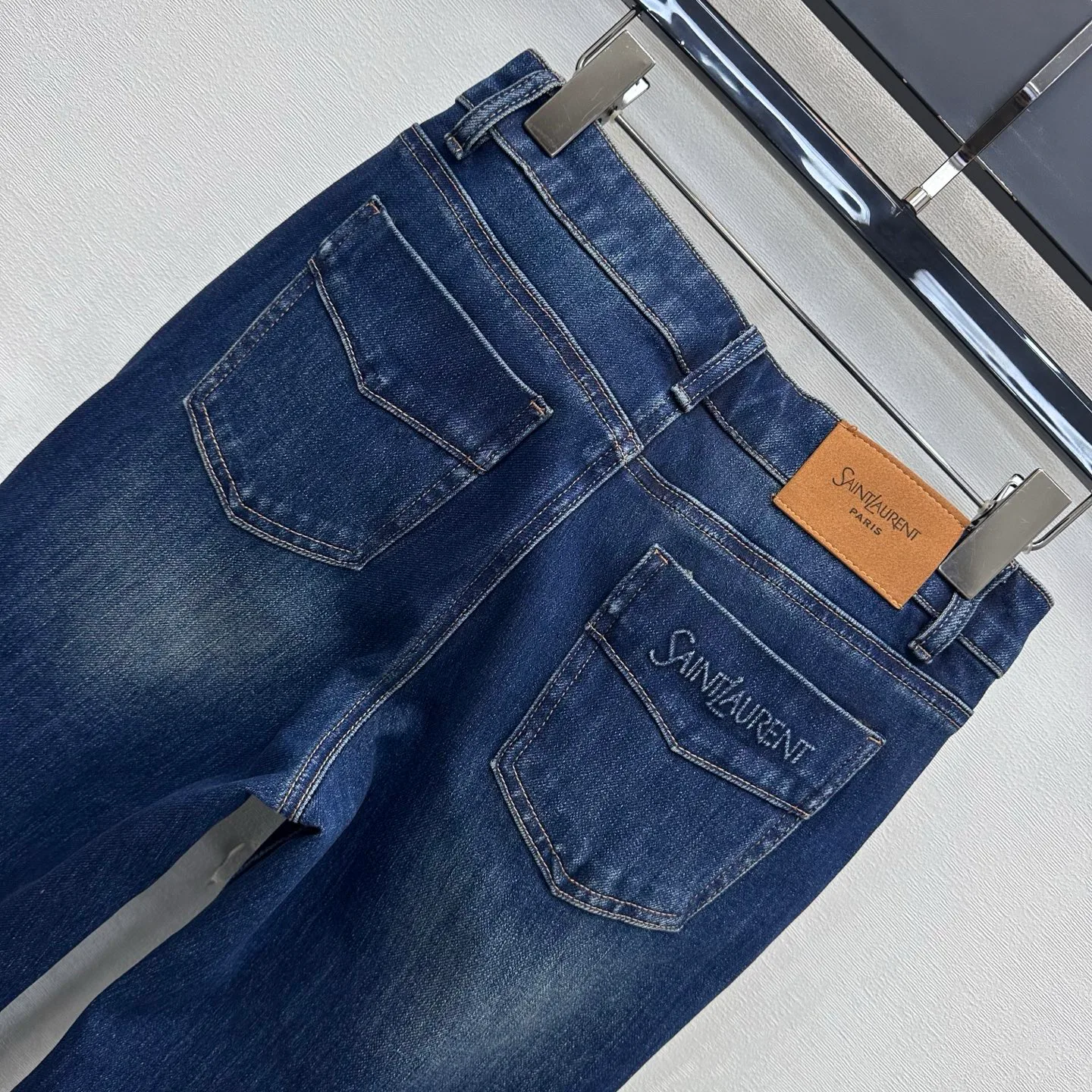 Джинсы Женские Saint Laurent 19244318