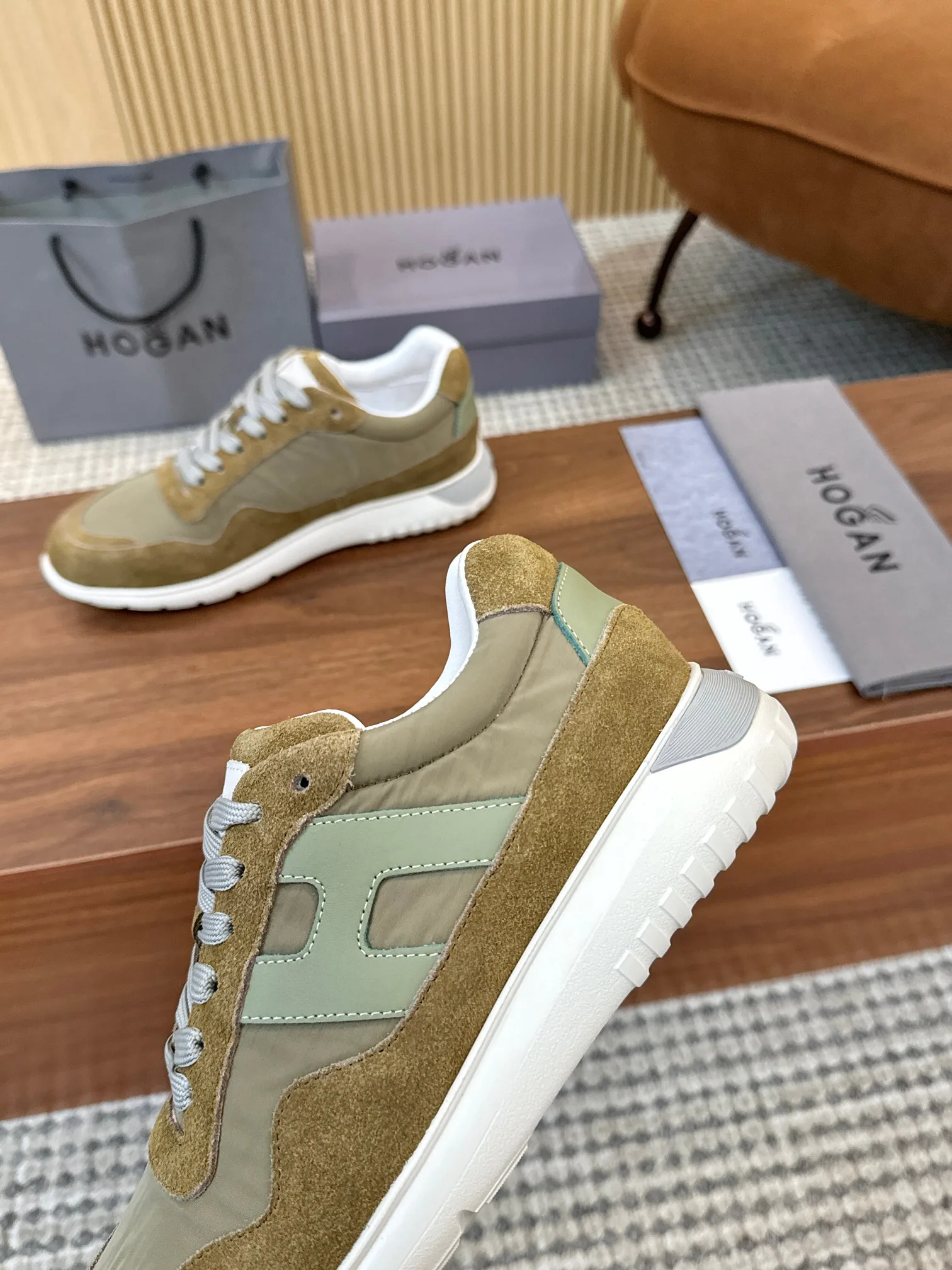 Кроссовки Женские Hogan 12835352